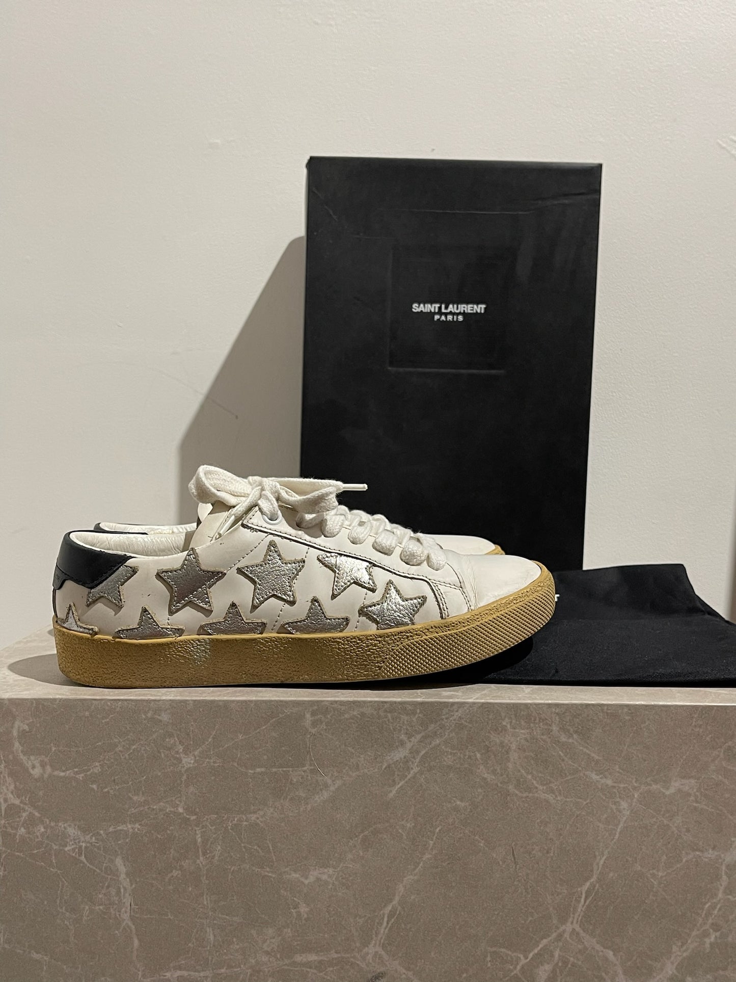 Baskets Saint Laurent étoiles T.34,5