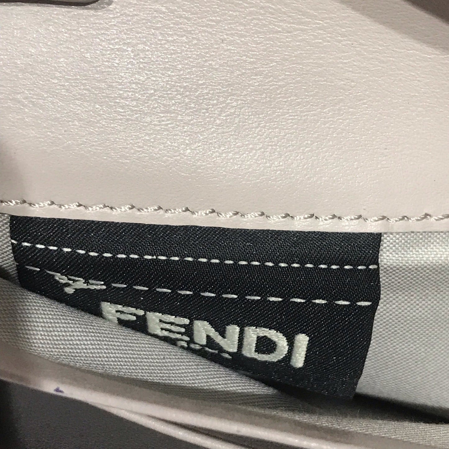 Sac portefeuille Fendi en cuir beige