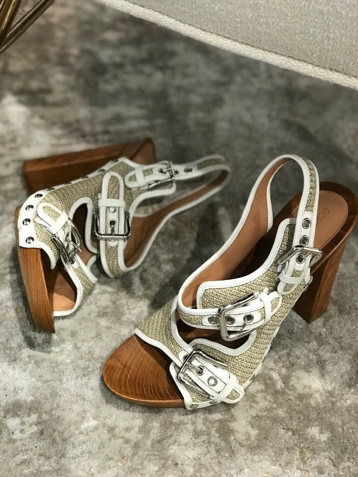 Sandales Dolce & Gabbana en raphia T.37