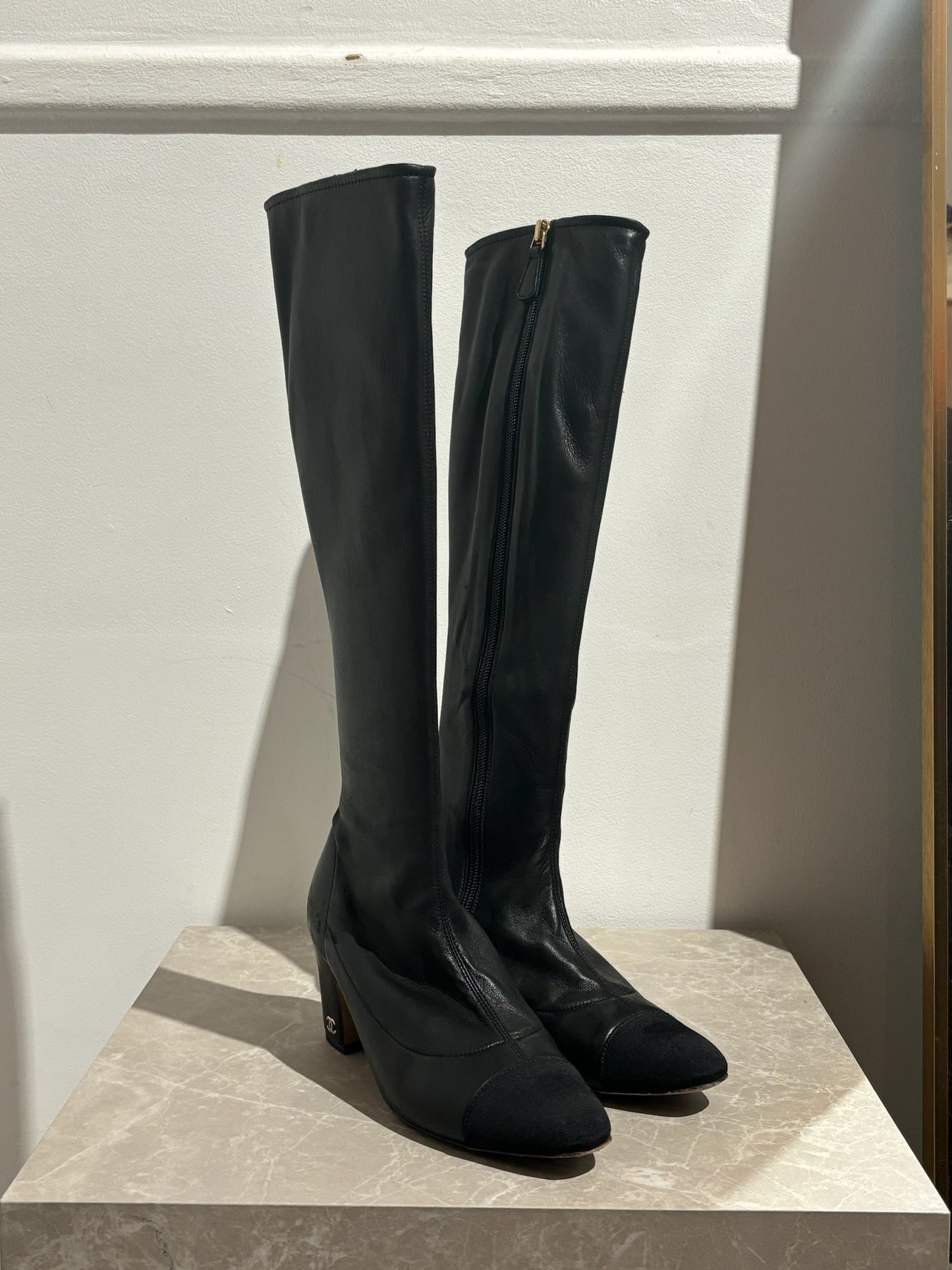 Bottes Chanel noires T.36