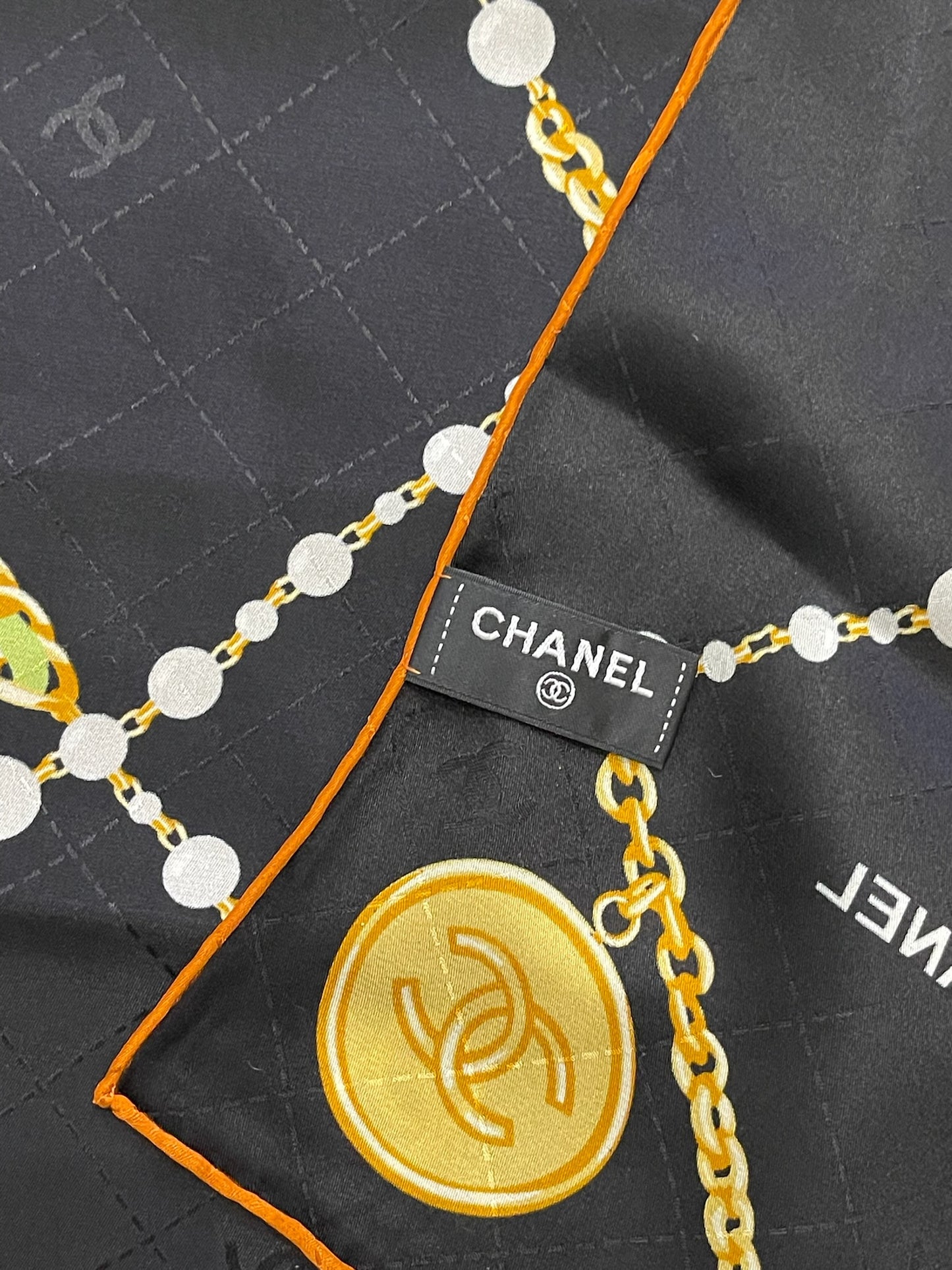 Foulard Chanel noir chaines