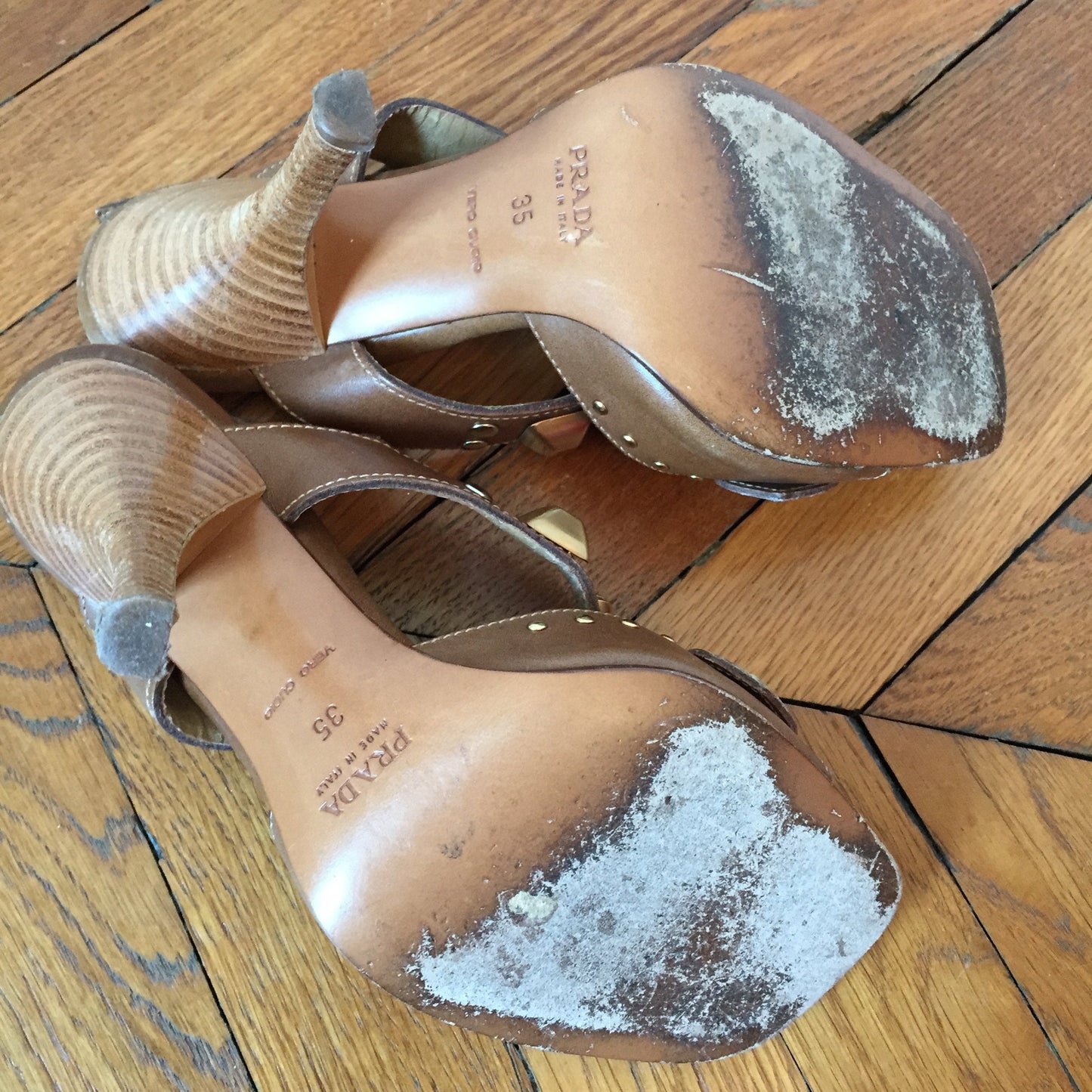 Sandales Prada à clous T.35