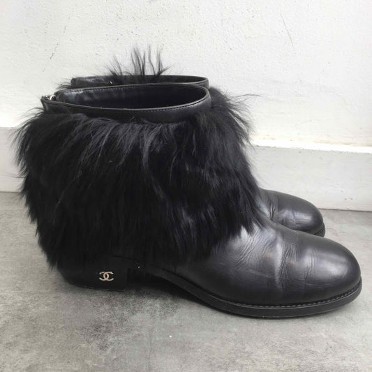 Boots Chanel fourrure T.37,5