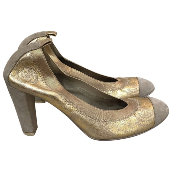 Escarpins Chanel dorés T.38