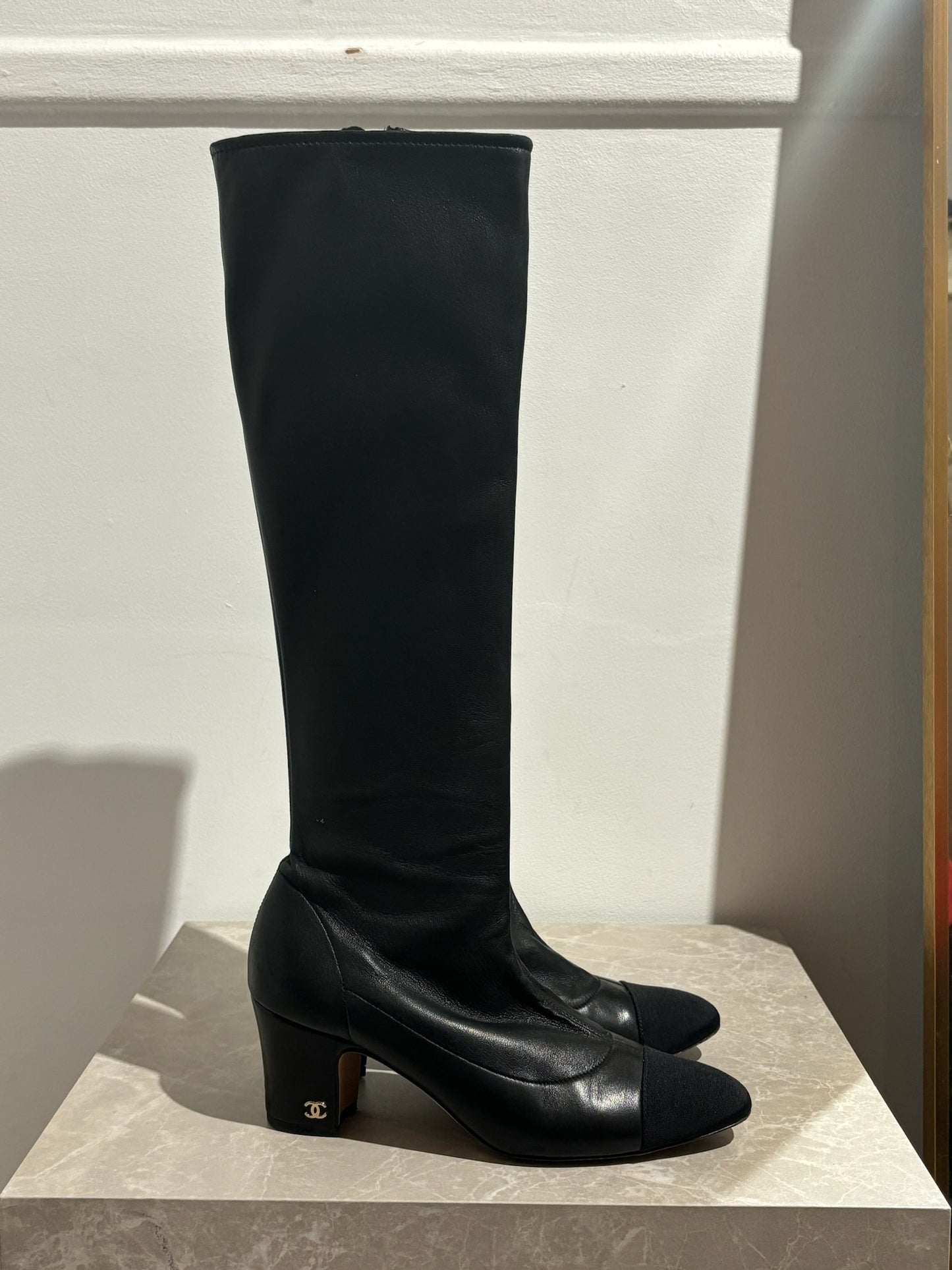 Bottes Chanel noires T.36