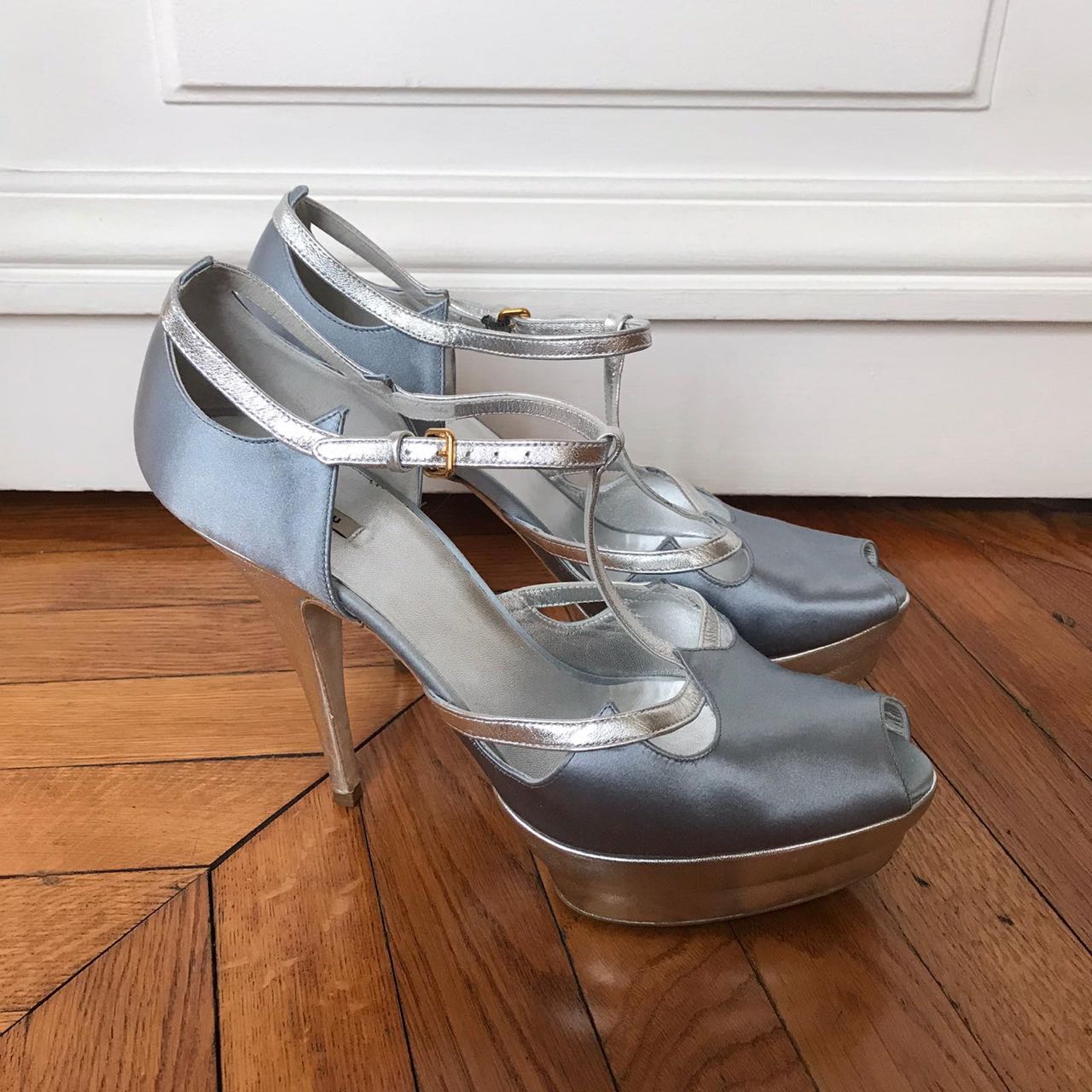 Sandales Miu Miu argents T.40,5