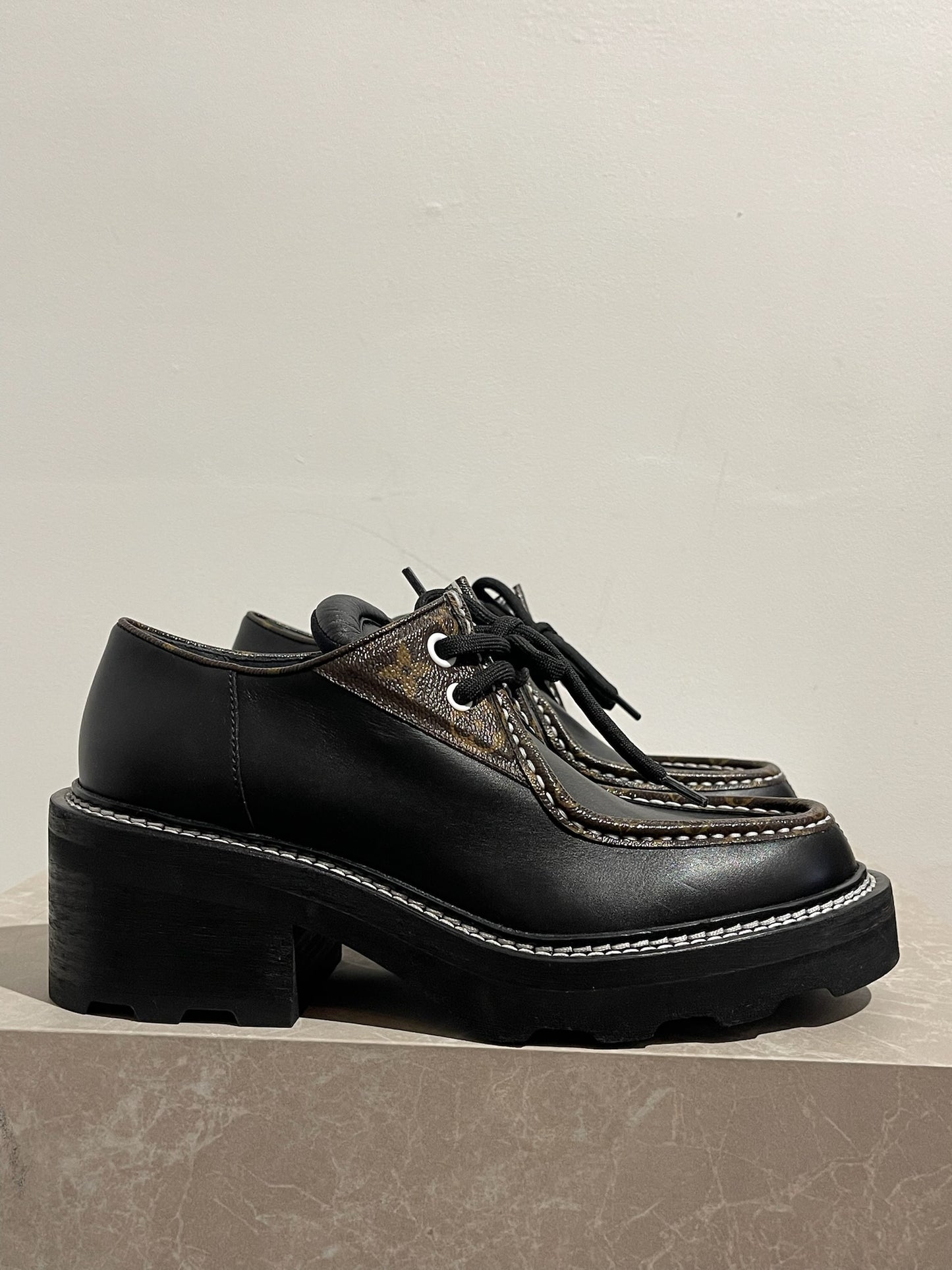 Derbies Louis Vuitton Beaubourg T.39