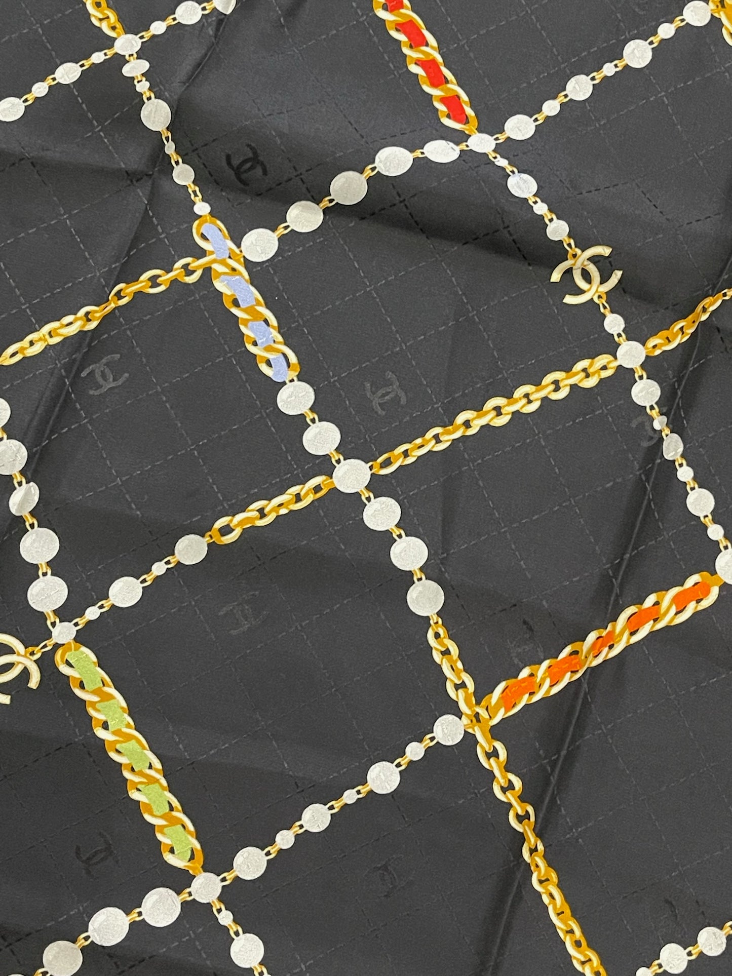 Foulard Chanel noir chaines