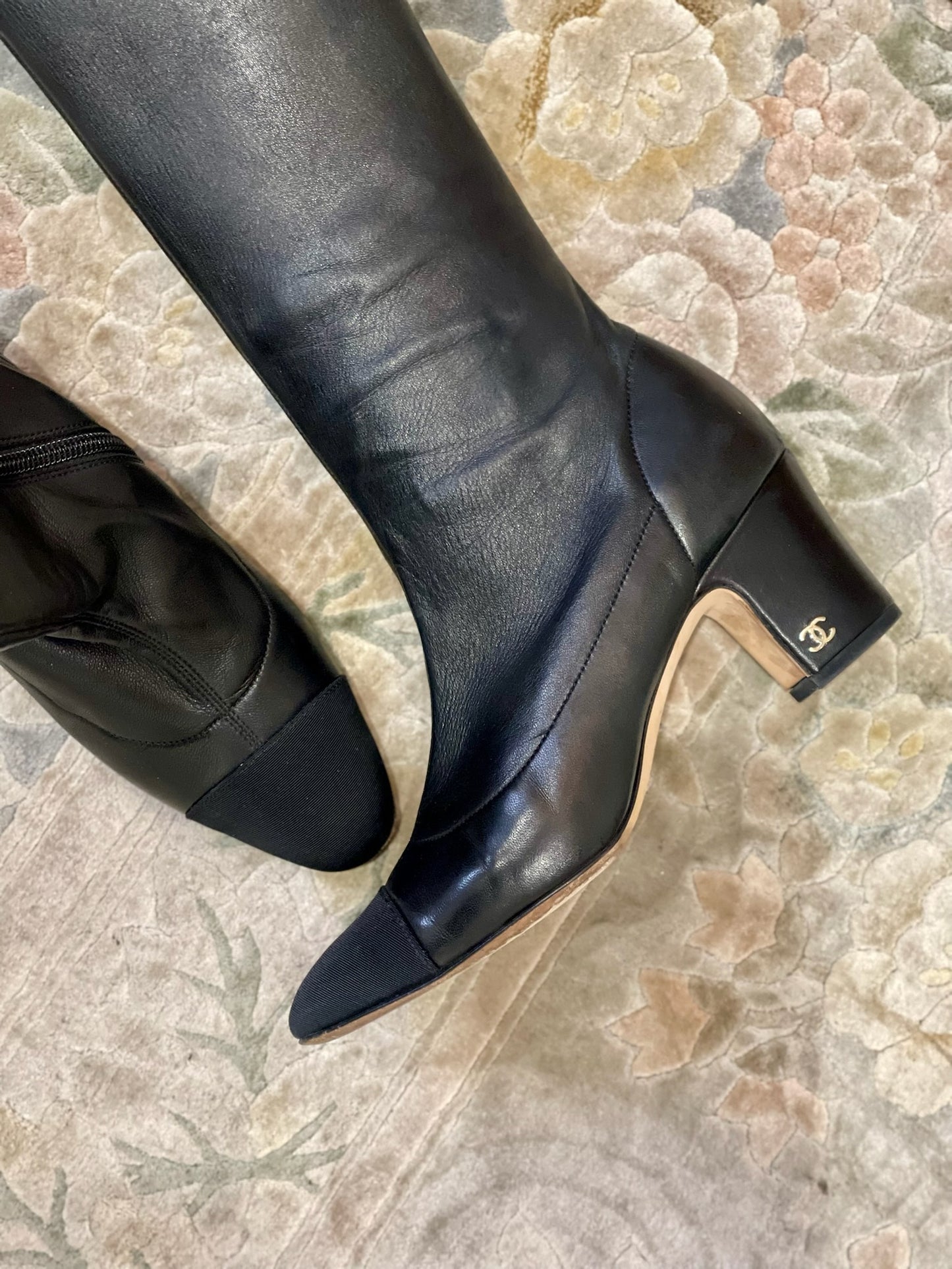 Bottes Chanel noires T.36
