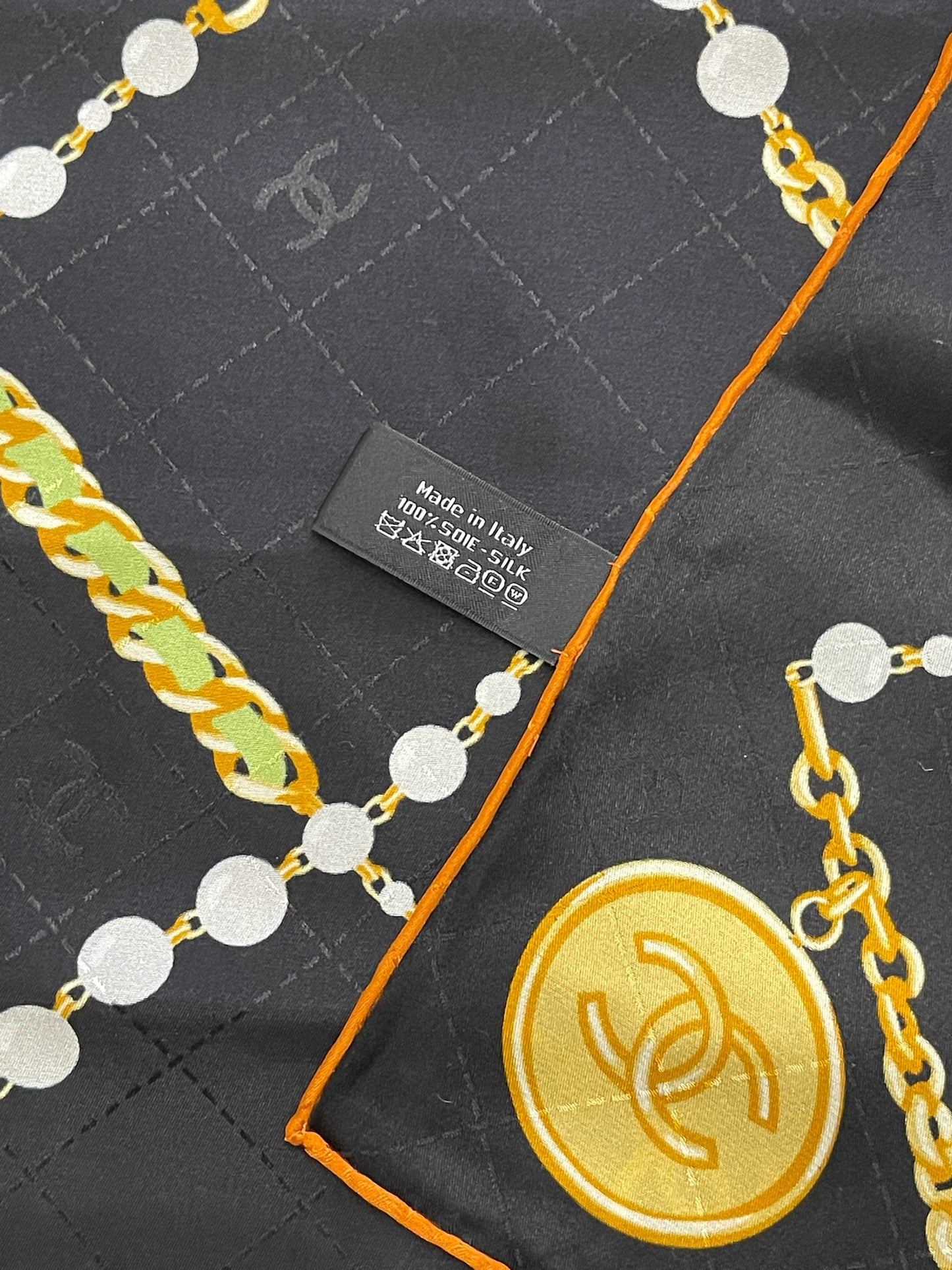 Foulard Chanel noir chaines