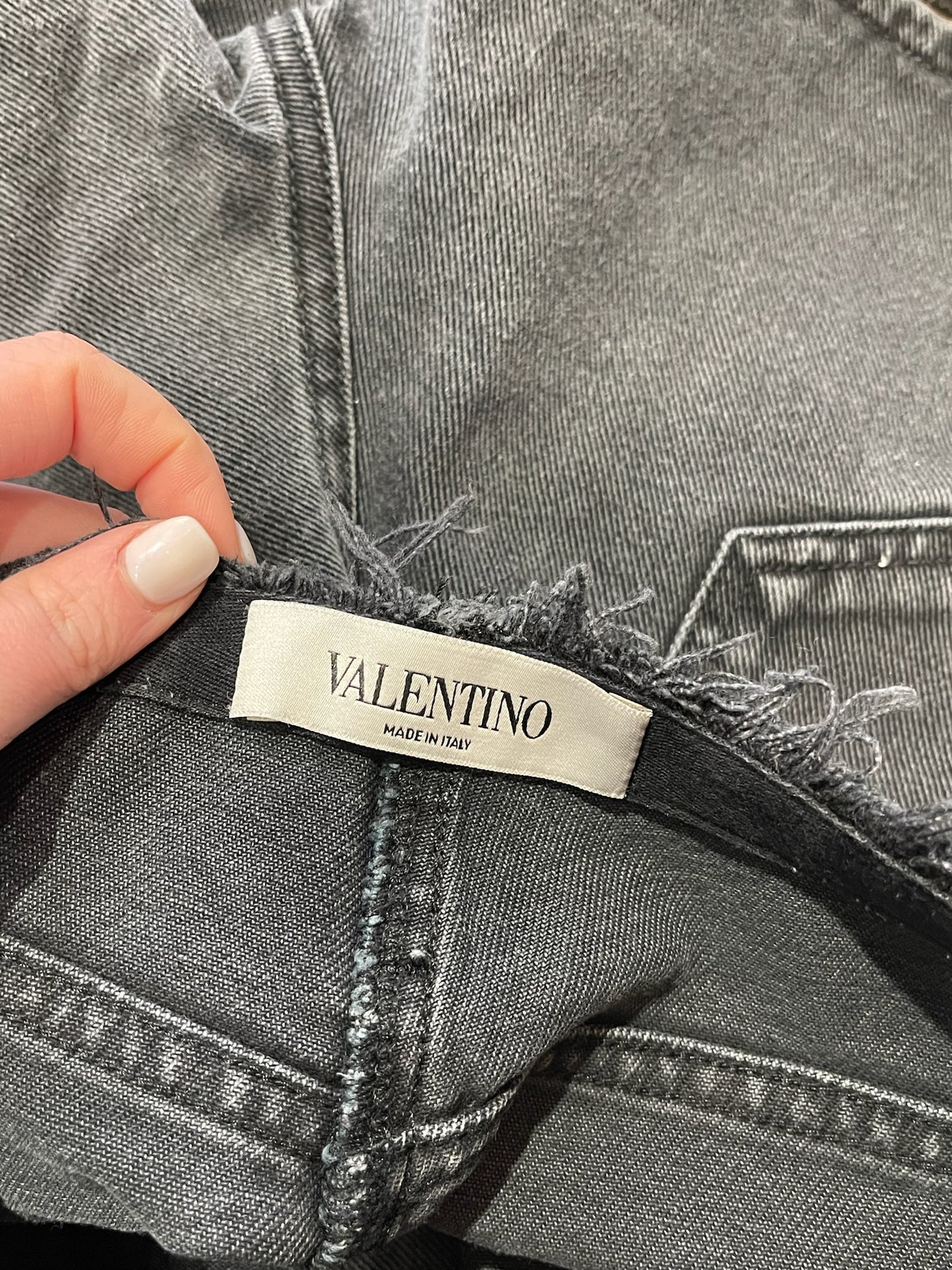Short Valentino noir T.36
