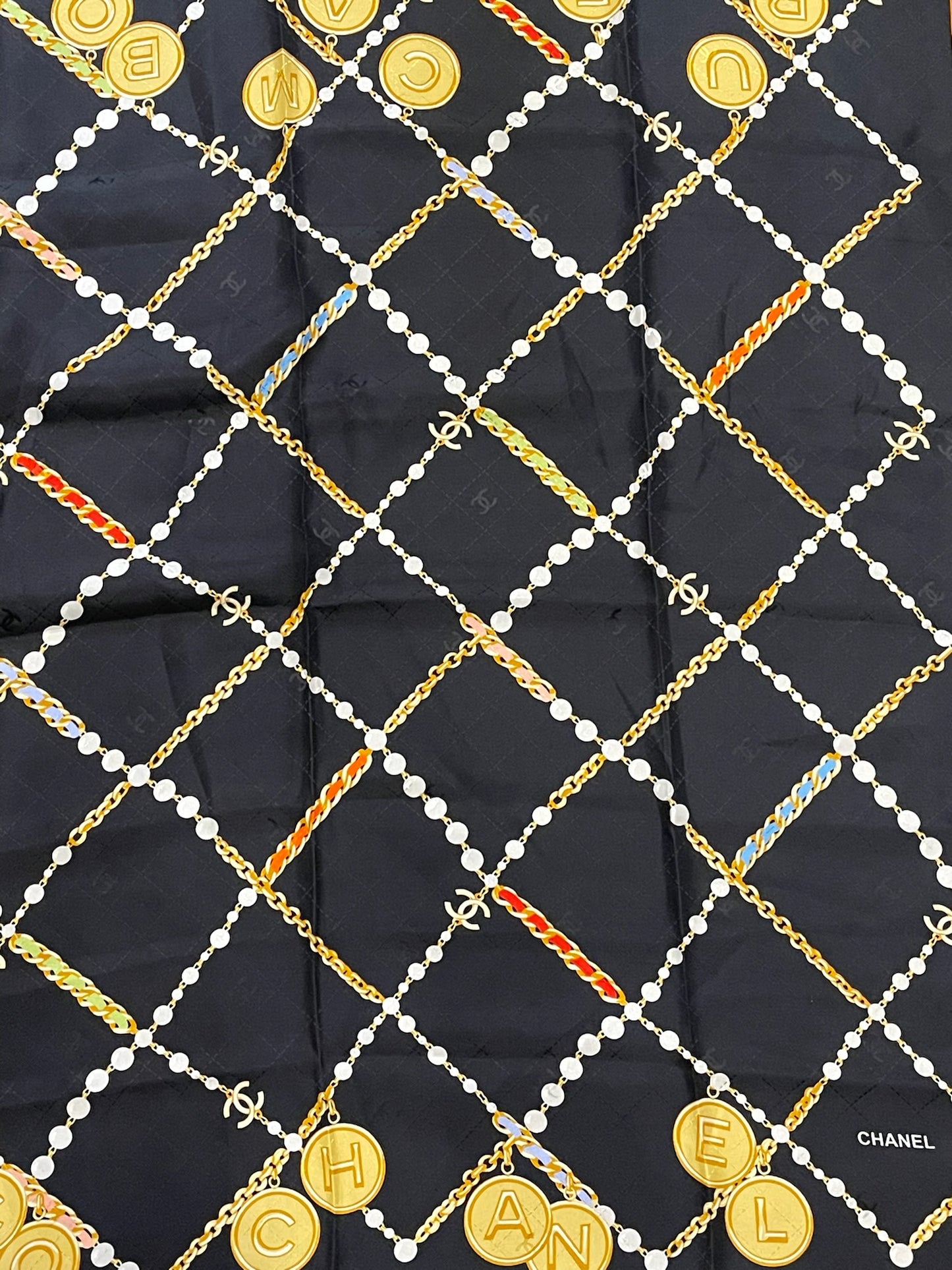 Foulard Chanel noir chaines