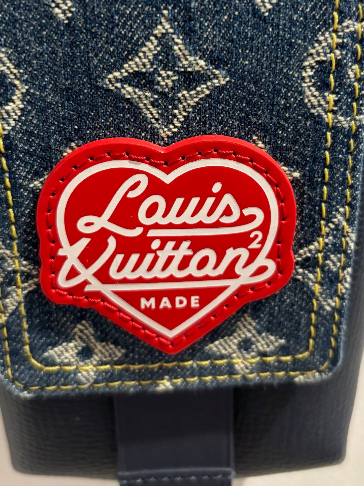Sac pochette Louis Vuitton X Nigo bleu