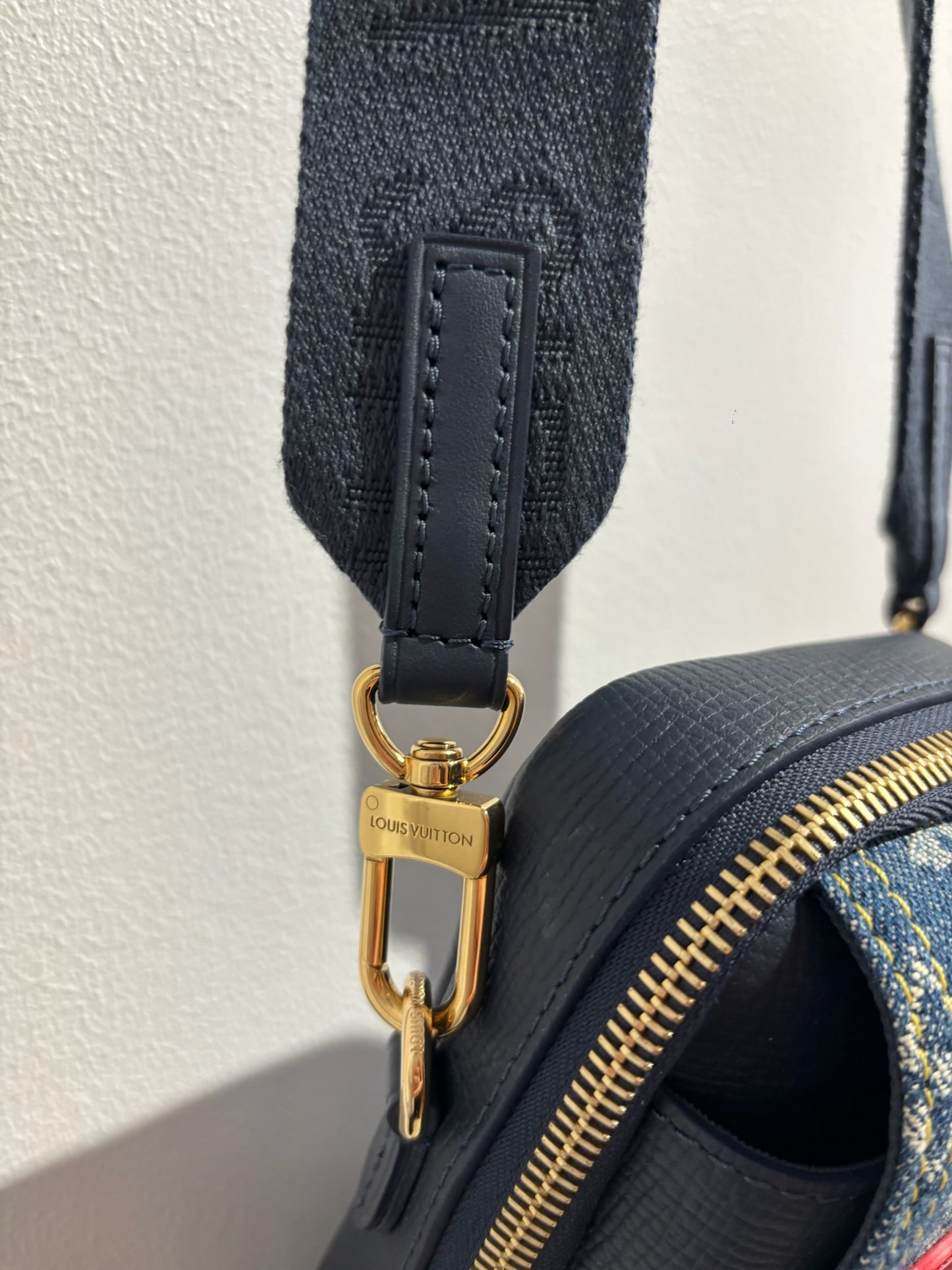 Sac pochette Louis Vuitton X Nigo bleu