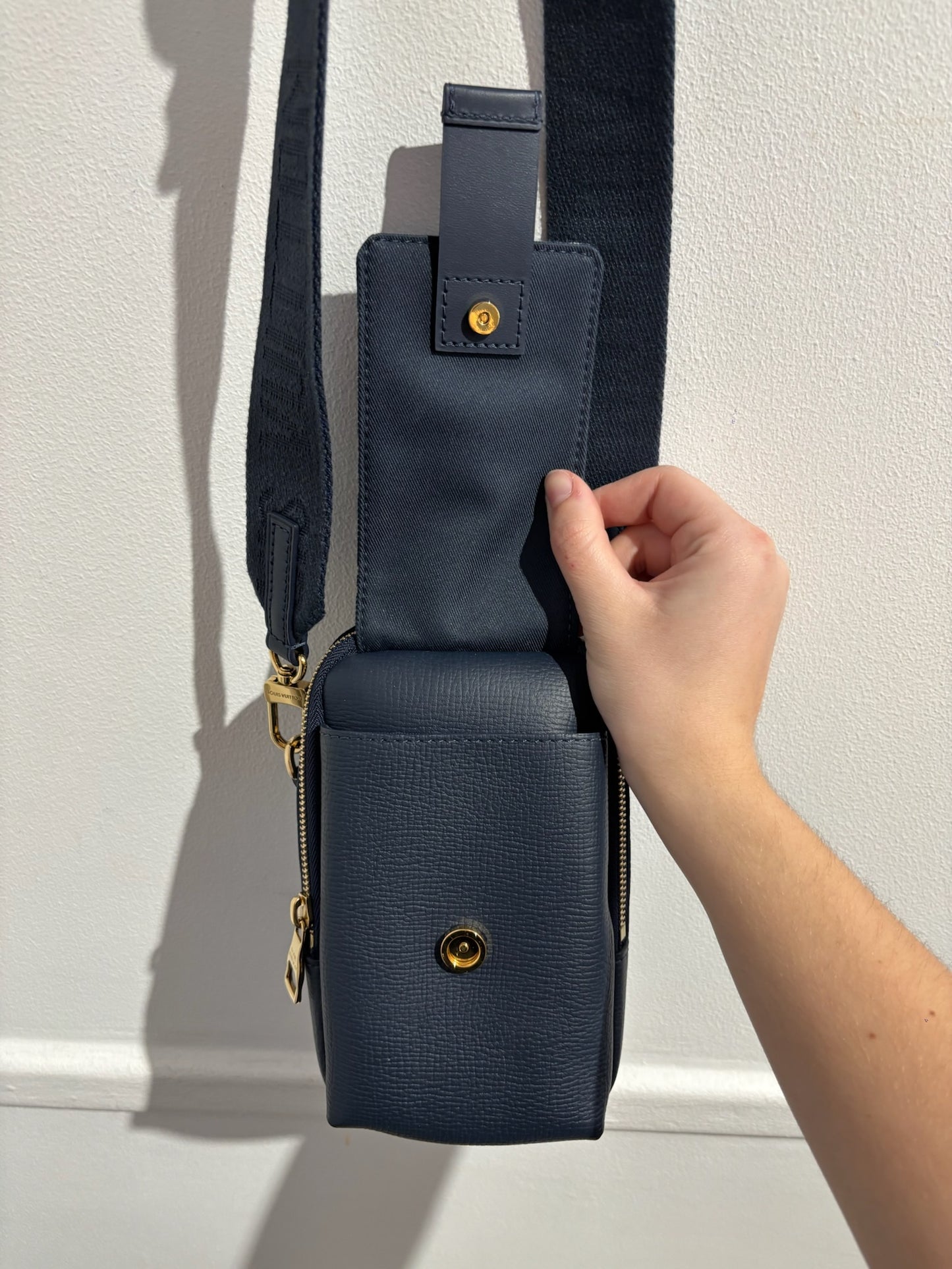 Sac pochette Louis Vuitton X Nigo bleu