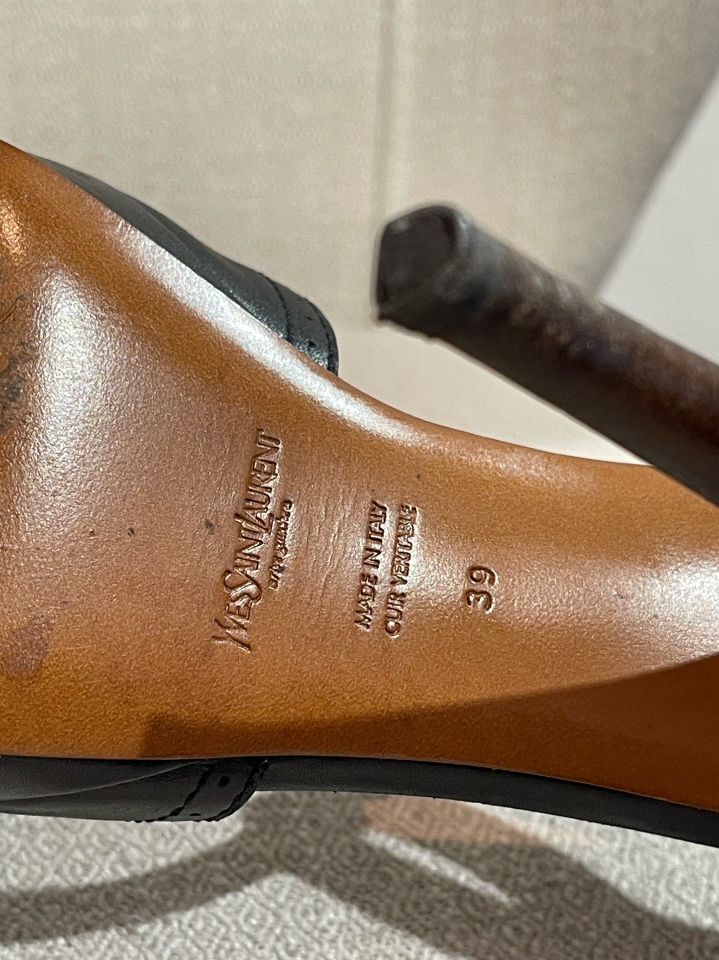 Sandales Yves Saint Laurent noires T.39