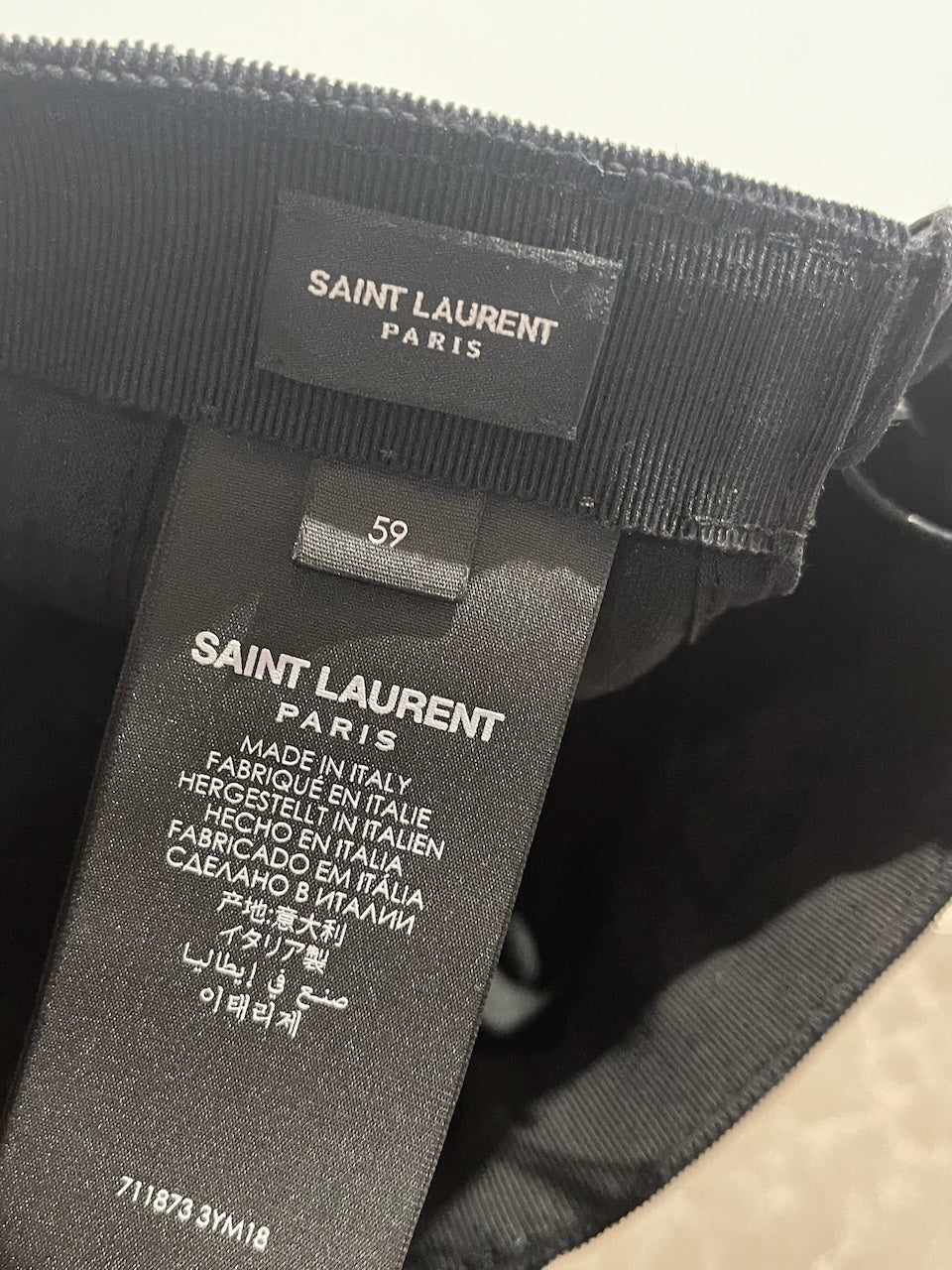 Casquette Saint Laurent noire T.59 NEUVE