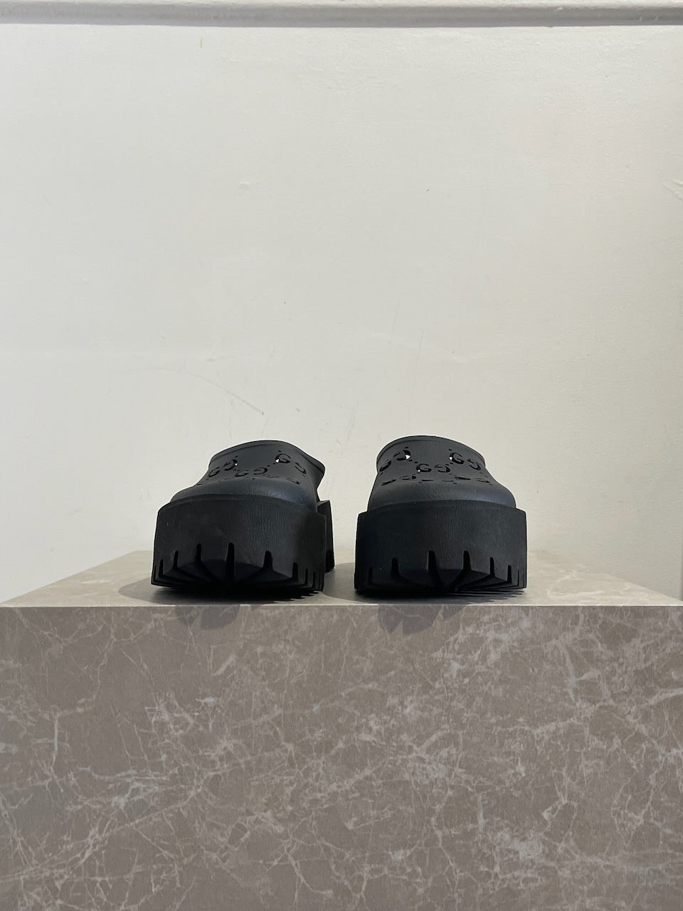 Mules Gucci noirs T.36
