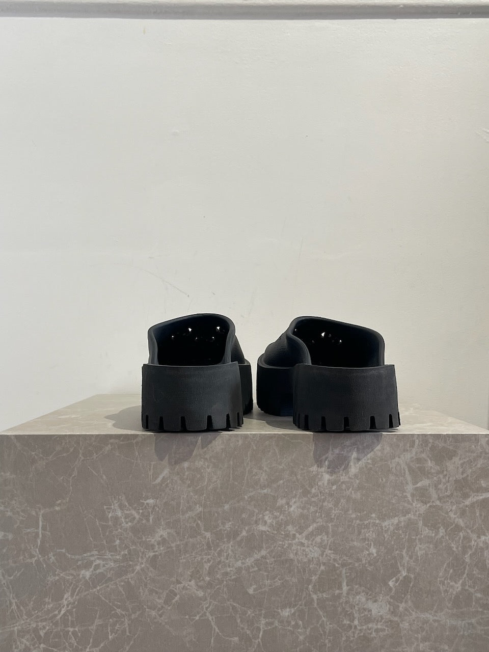 Mules Gucci noirs T.36