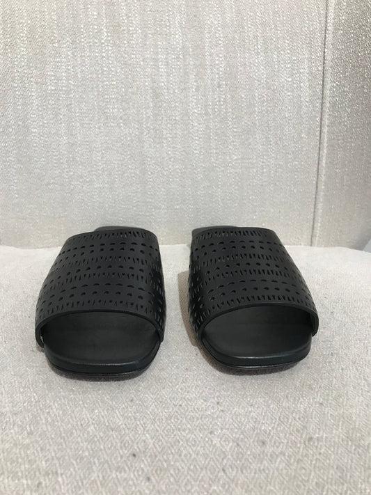 Mules Alaia noires T.35 NEUVES