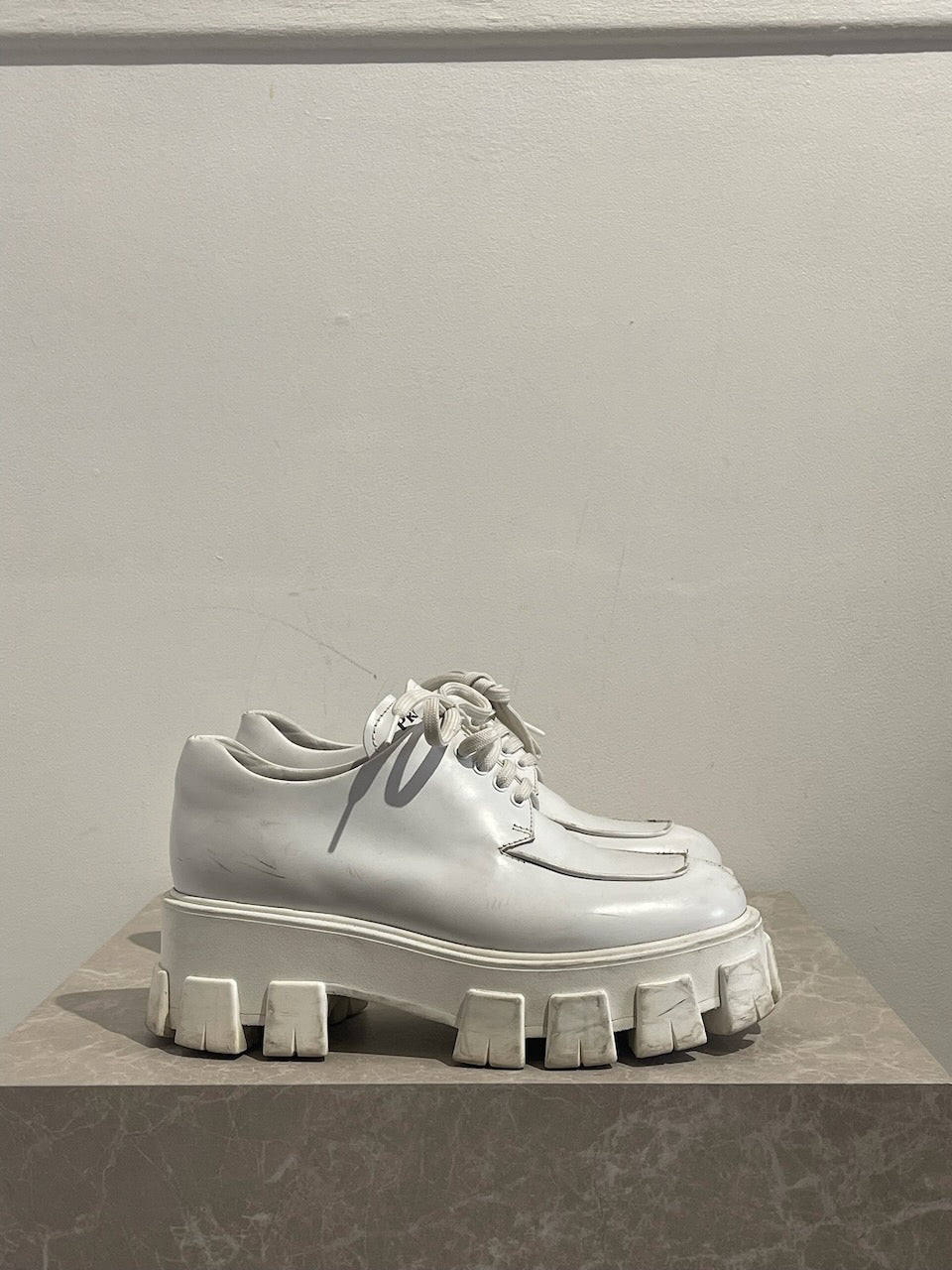 Derbies Prada blanches T.37,5