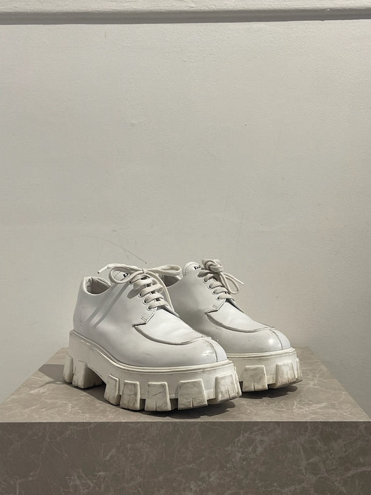 Derbies Prada blanches T.37,5
