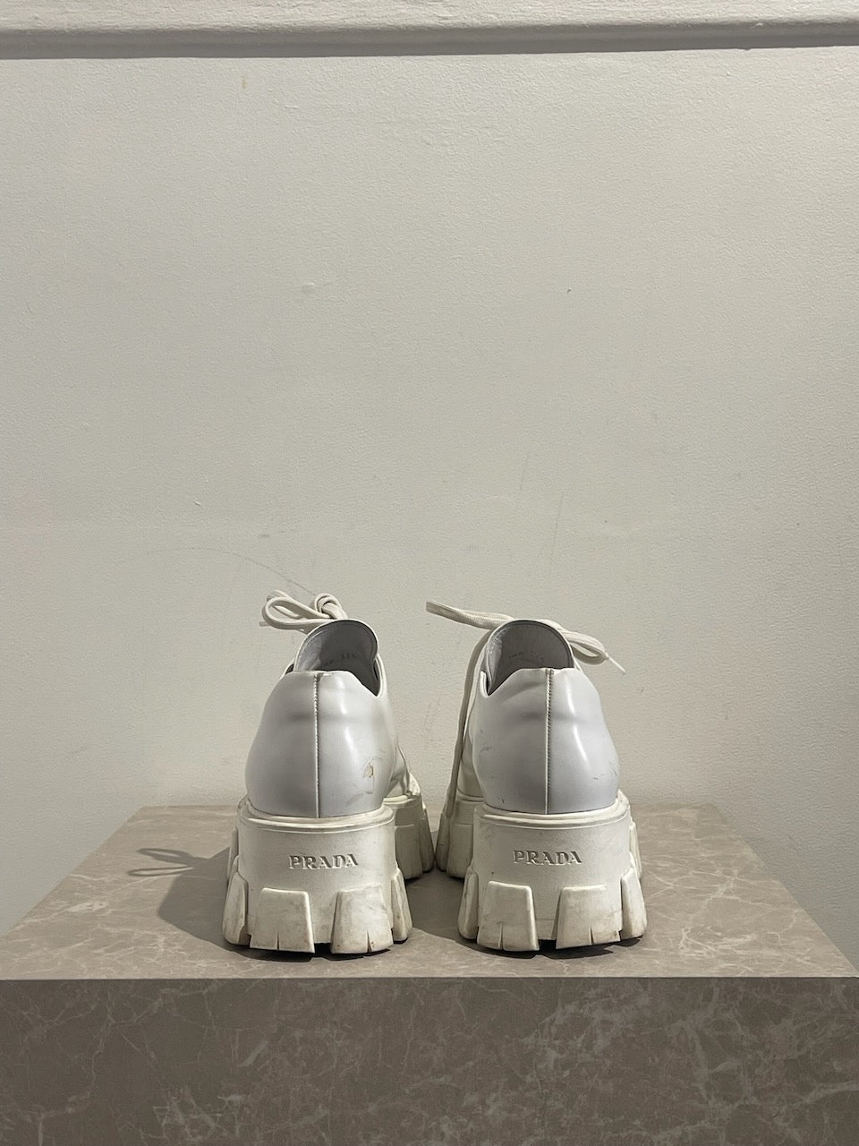 Derbies Prada blanches T.37,5