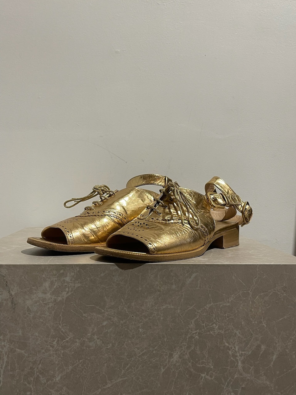 Sandales Chanel dorées T.37