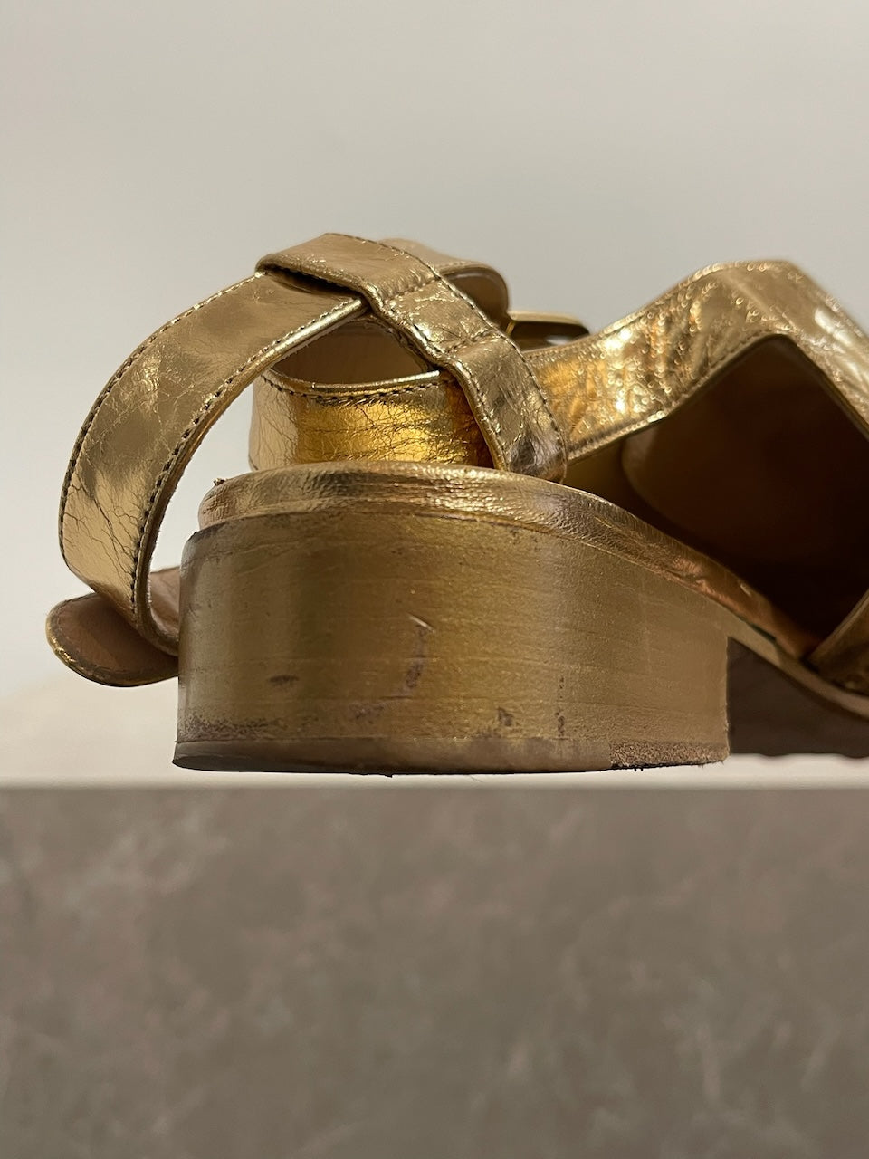 Sandales Chanel dorées T.37