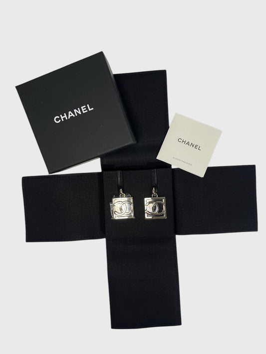 Boucles d'oreilles Chanel CC