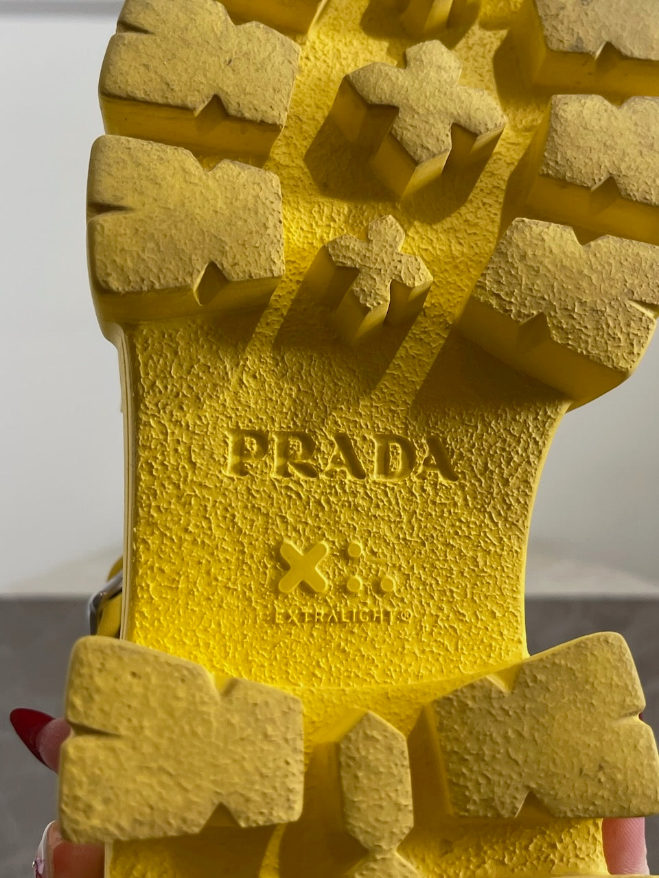 Sandales Prada jaunes T.36