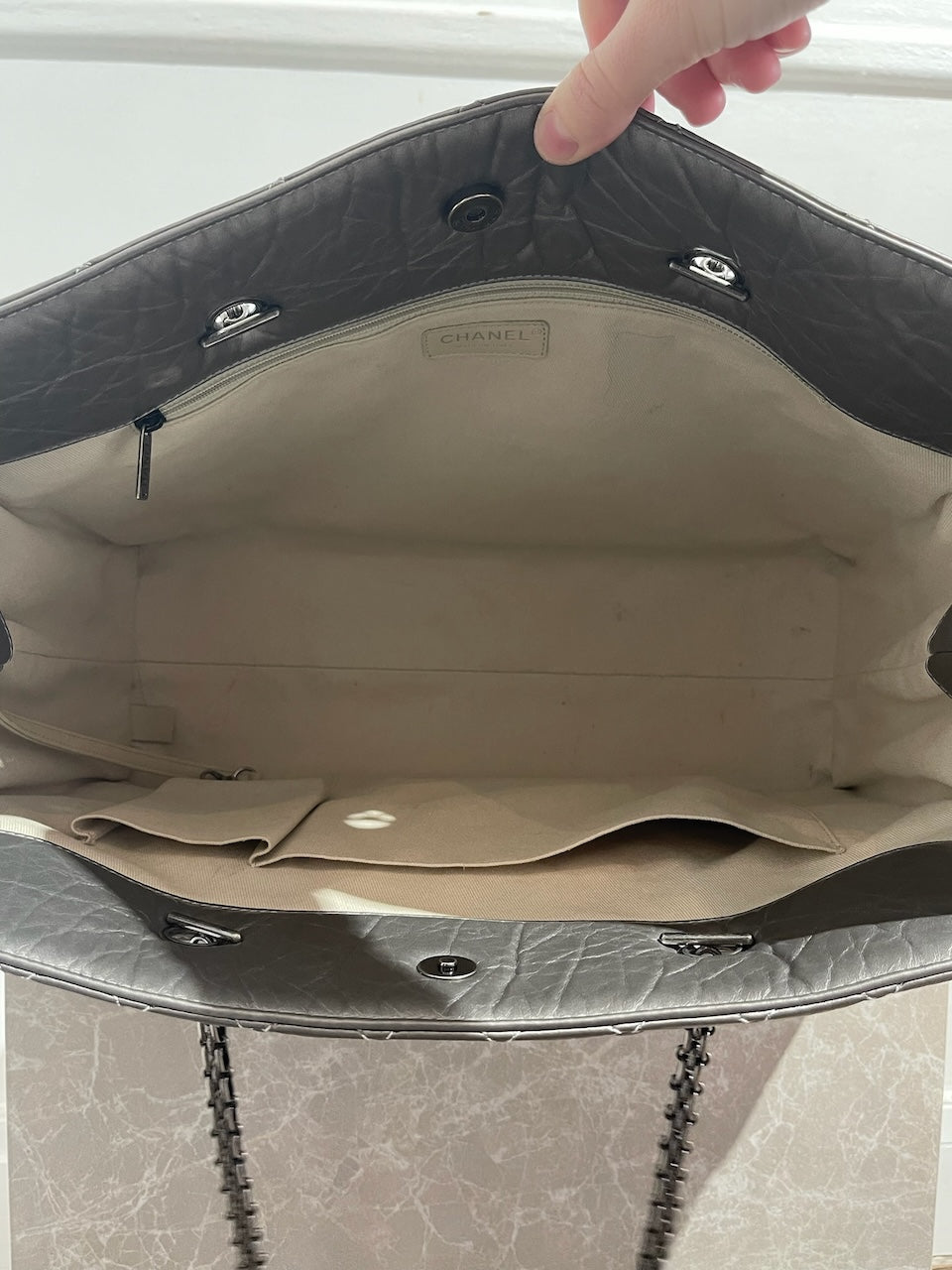 Sac cabas Chanel argent 2.55