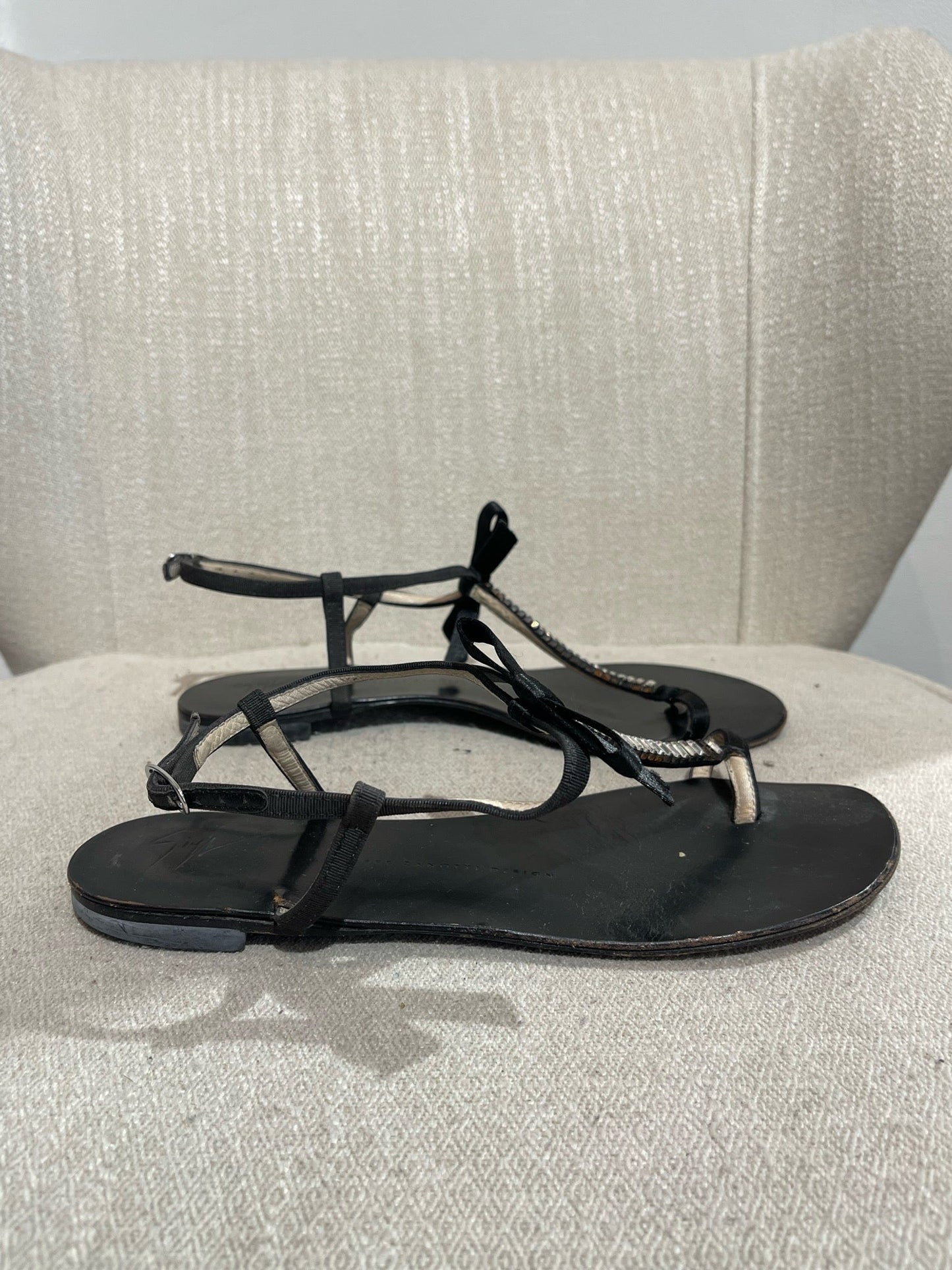 Sandales Giuseppe Zanotti noires T.38,5