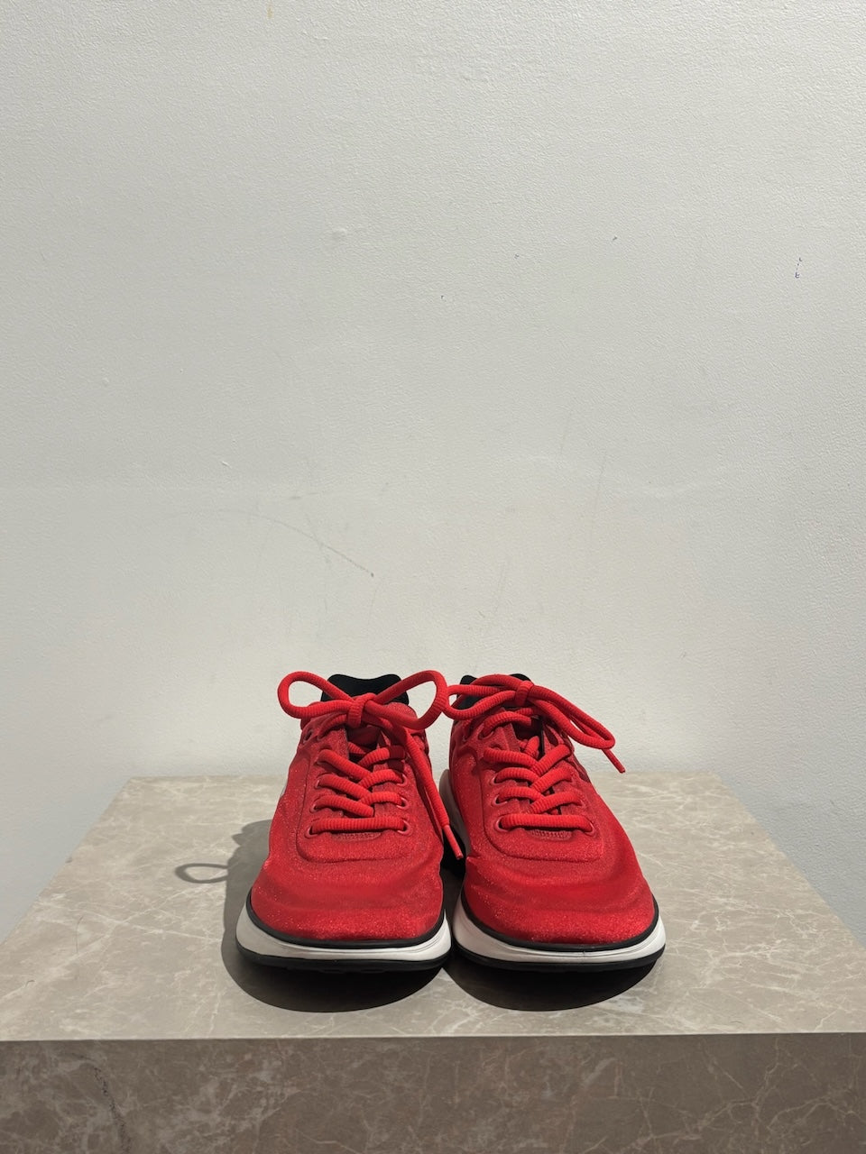 Baskets Chanel rouge T.36 NEUVES