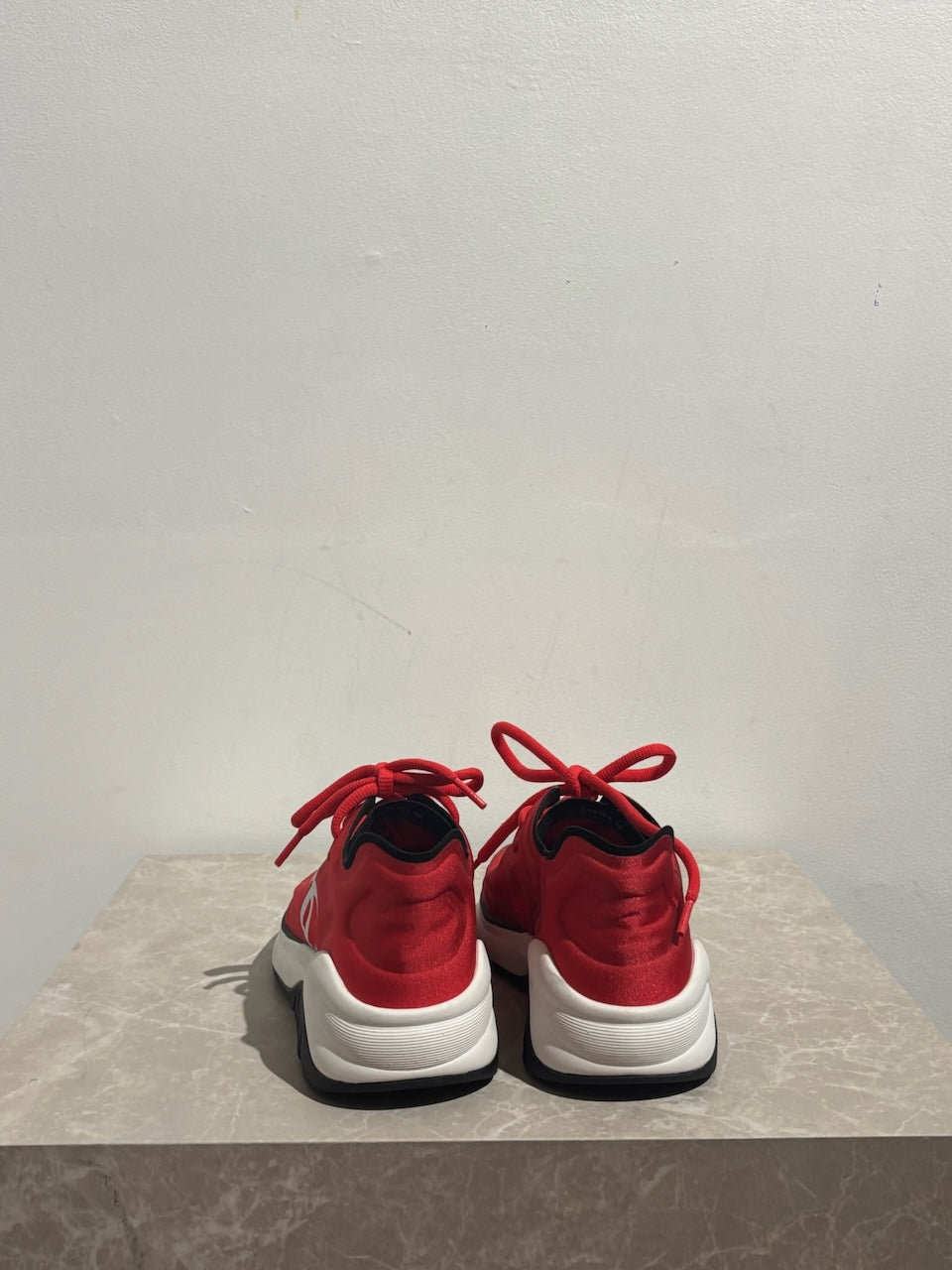 Baskets Chanel rouge T.36 NEUVES