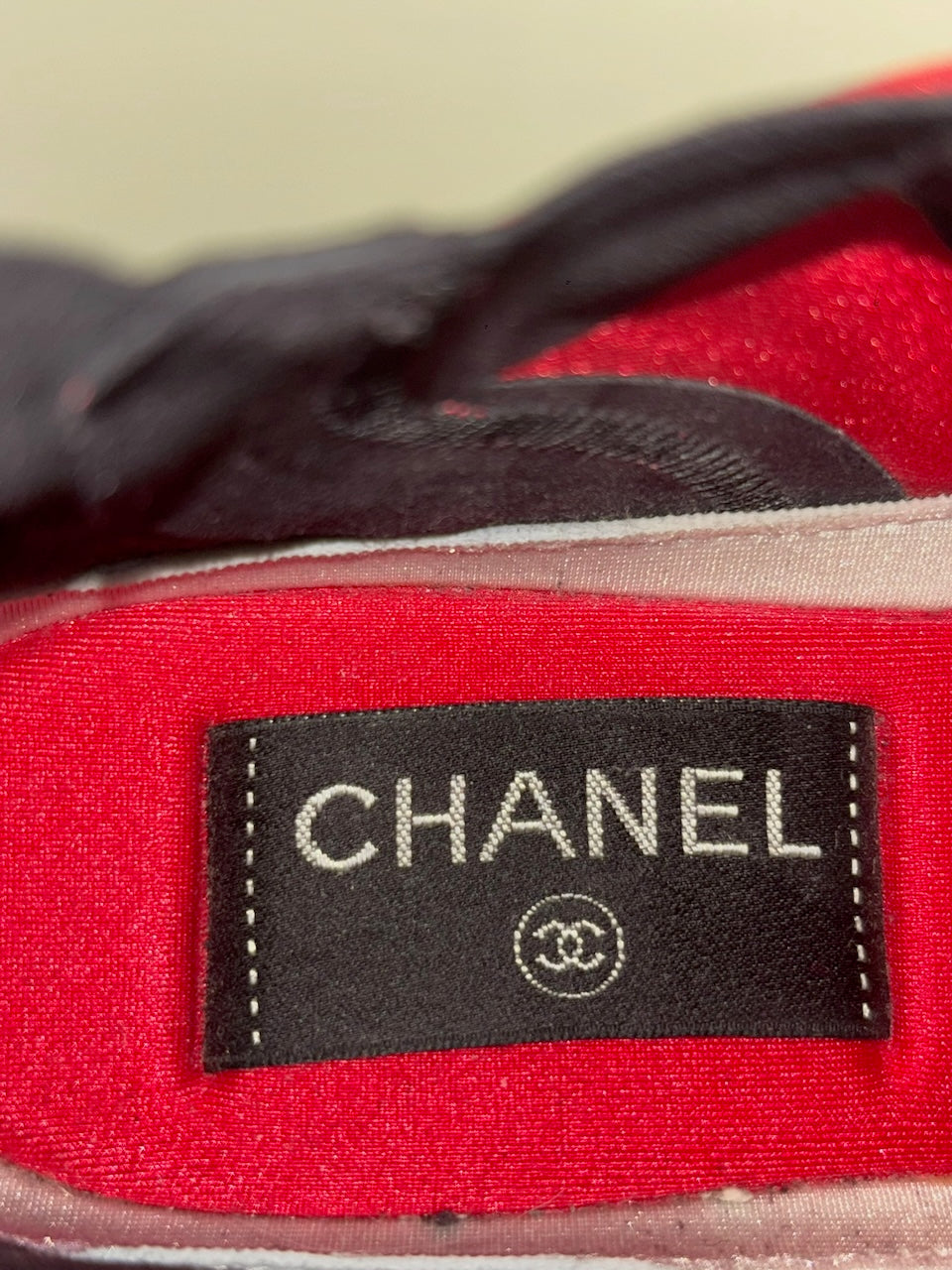 Baskets Chanel rouge T.36 NEUVES