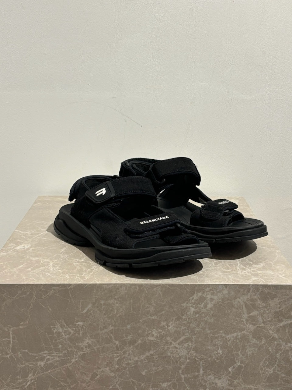 Sandales Balenciaga noires T.39