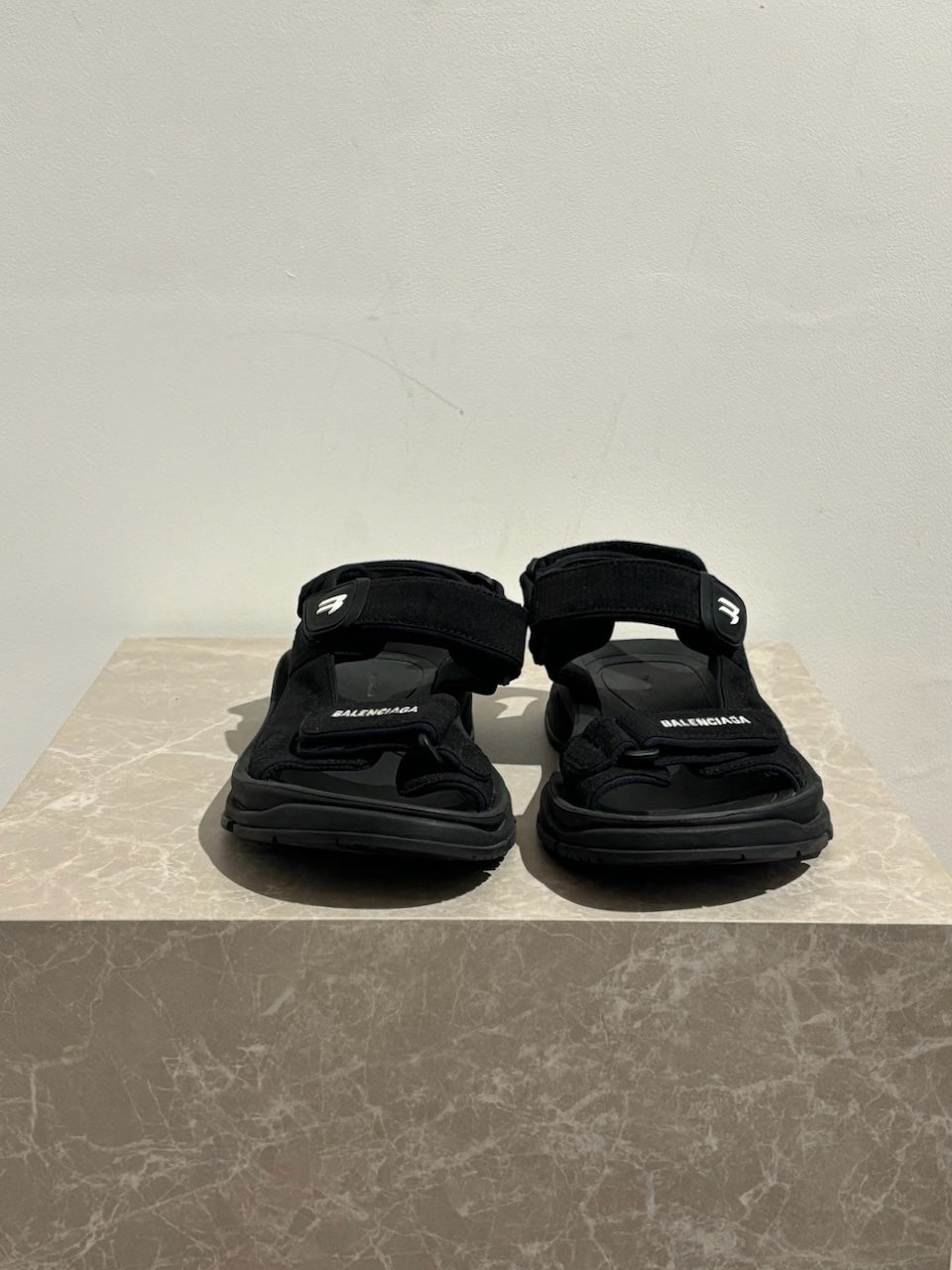 Sandales Balenciaga noires T.39