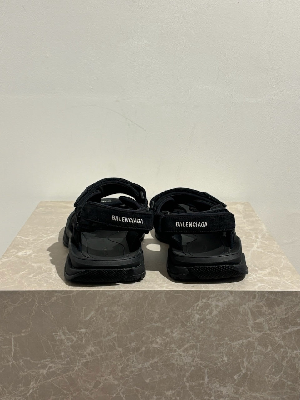 Sandales Balenciaga noires T.39