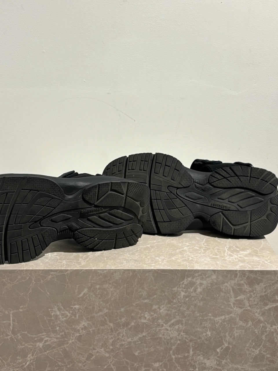 Sandales Balenciaga noires T.39