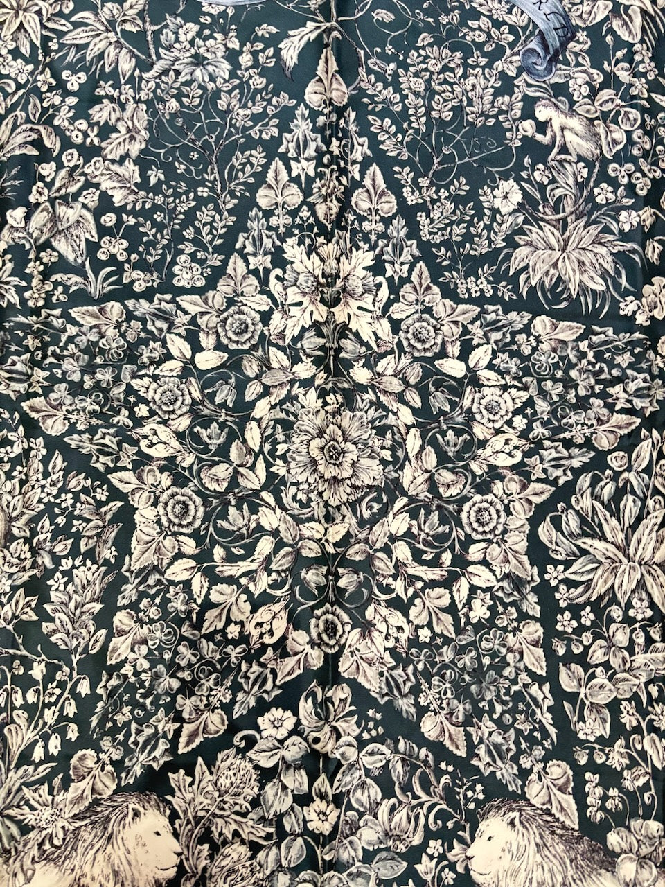 Foulard Dior bleu à fleurs