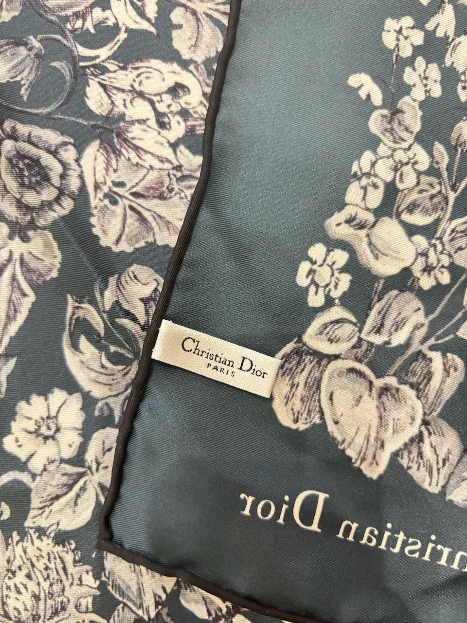 Foulard Dior bleu à fleurs