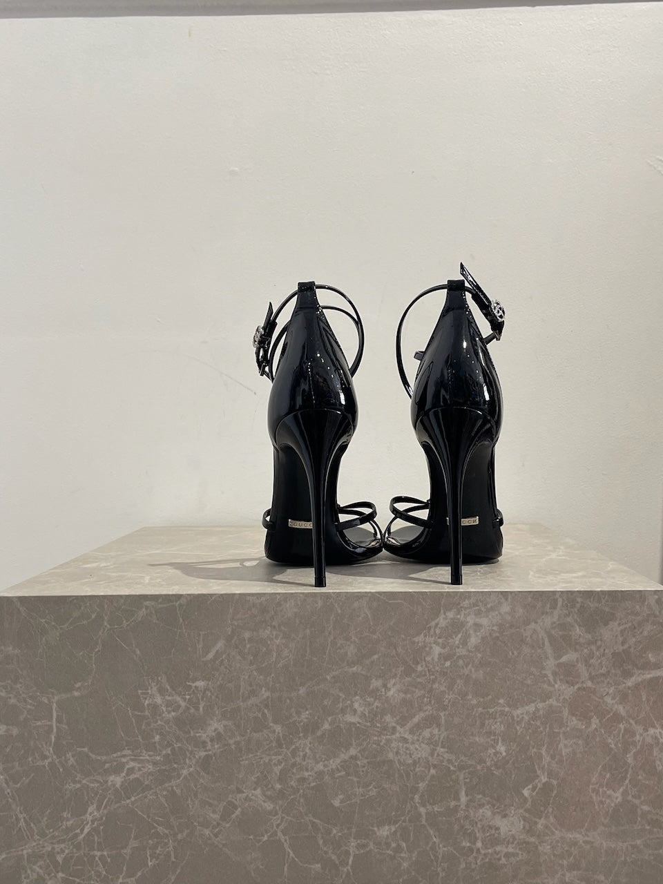 Sandales Gucci noires T.37,5