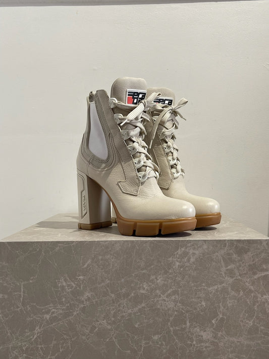 Bottines Prada beige T.38