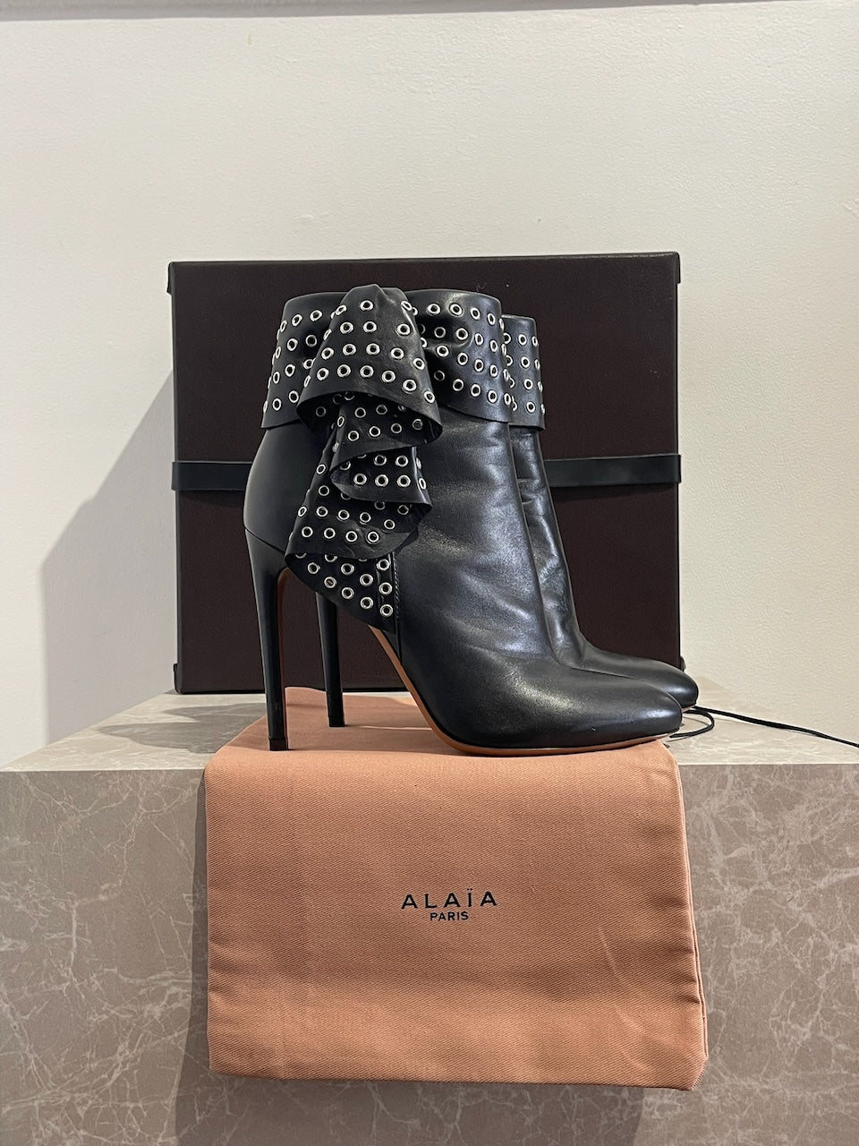 Boots Alaia noires T.37.5