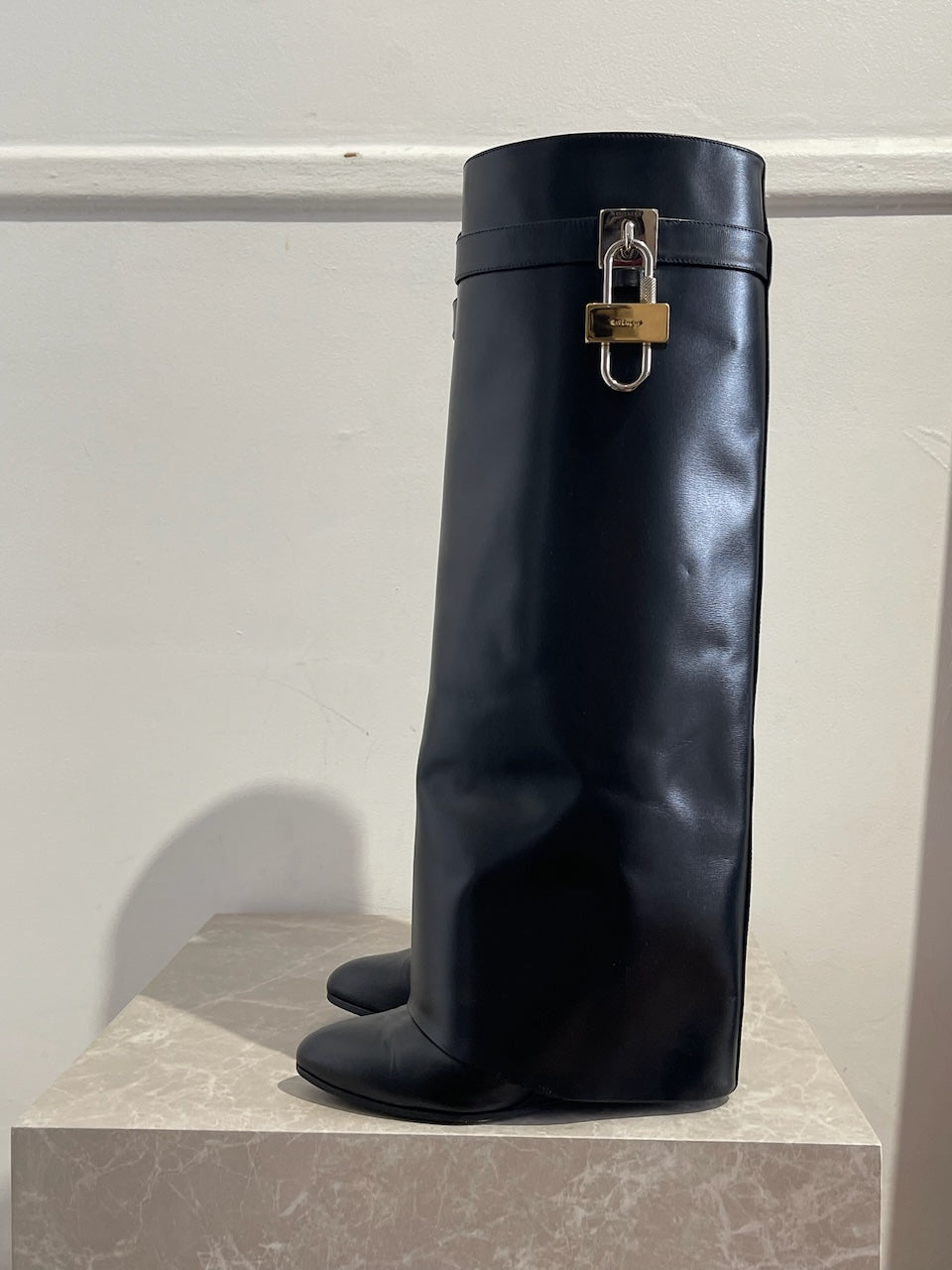 Bottes Givenchy Shark Lock T.36