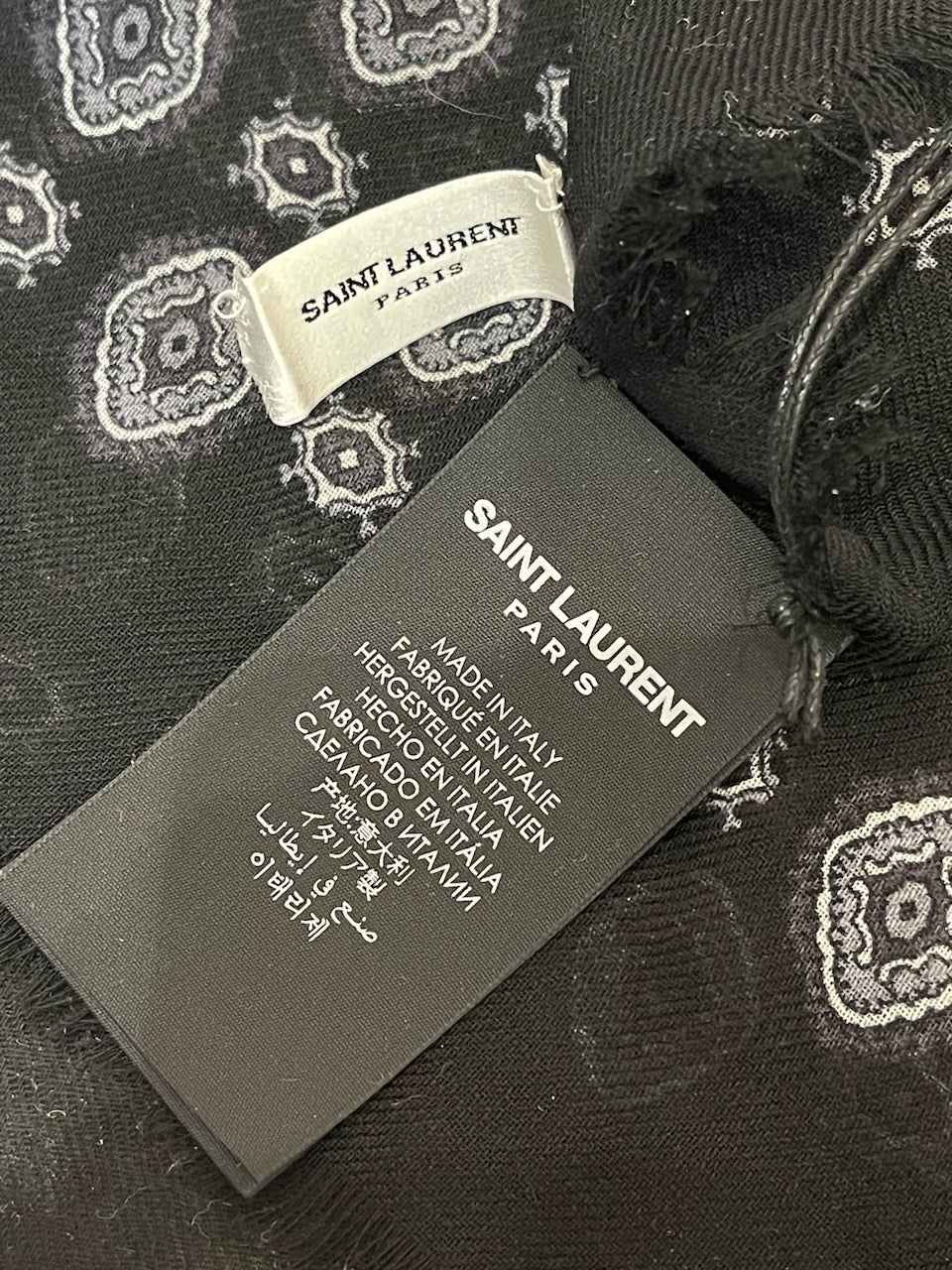 Foulard Saint Laurent noir NEUF