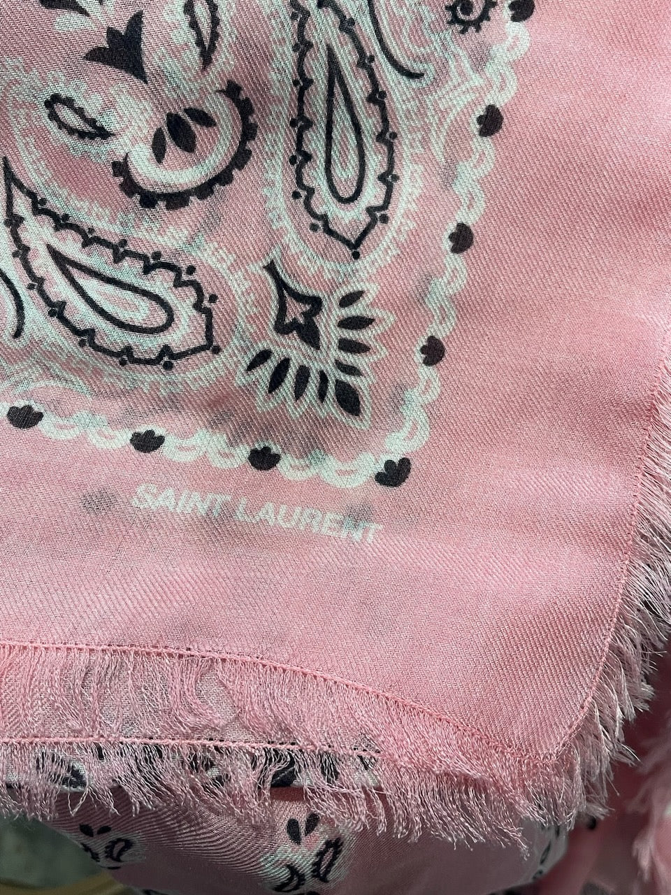 Echarpe Saint Laurent Rose