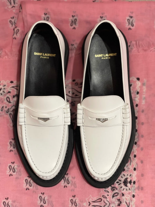 Mocassins Saint Laurent blancs T.41 NEUFS