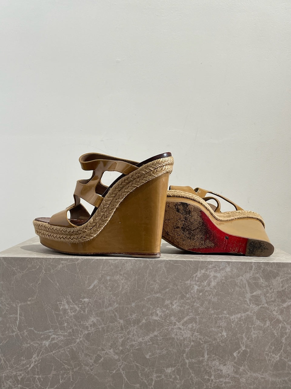 Sandales Christian Louboutin beige T.37